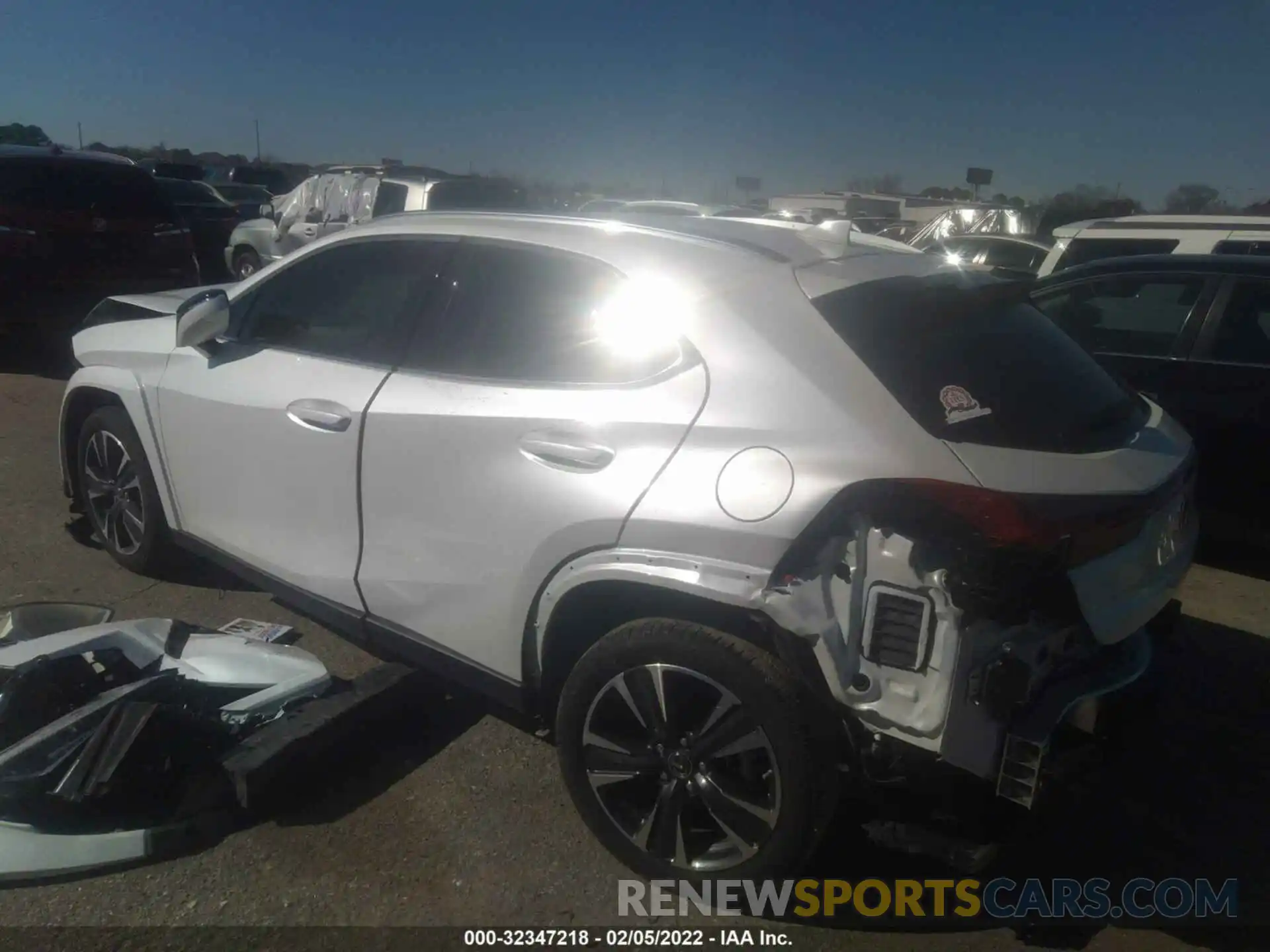 3 Фотография поврежденного автомобиля JTHP3JBH7N2046126 LEXUS UX 2022