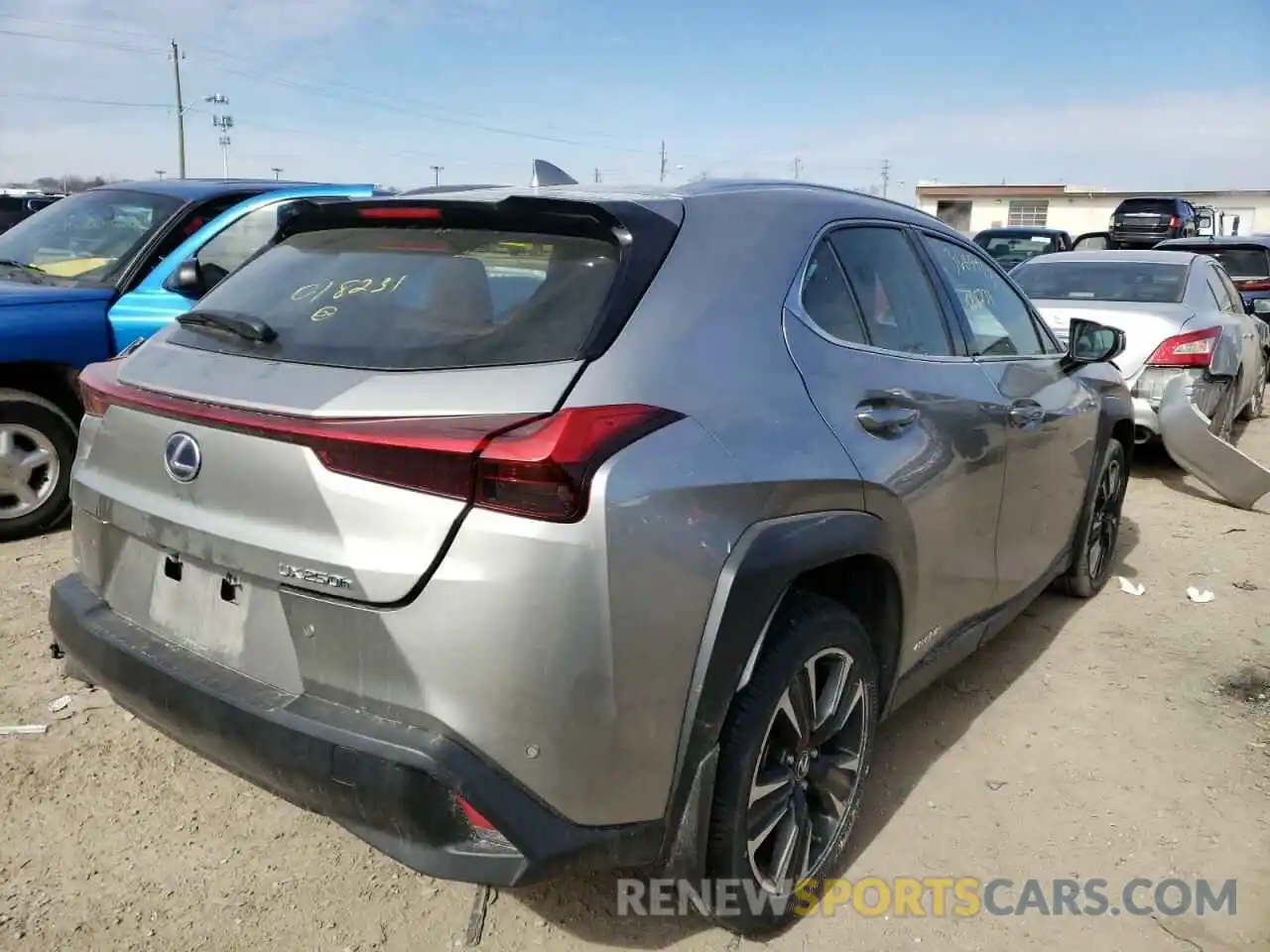 4 Фотография поврежденного автомобиля JTHU9JBH0K2018231 LEXUS UX 250H 2019