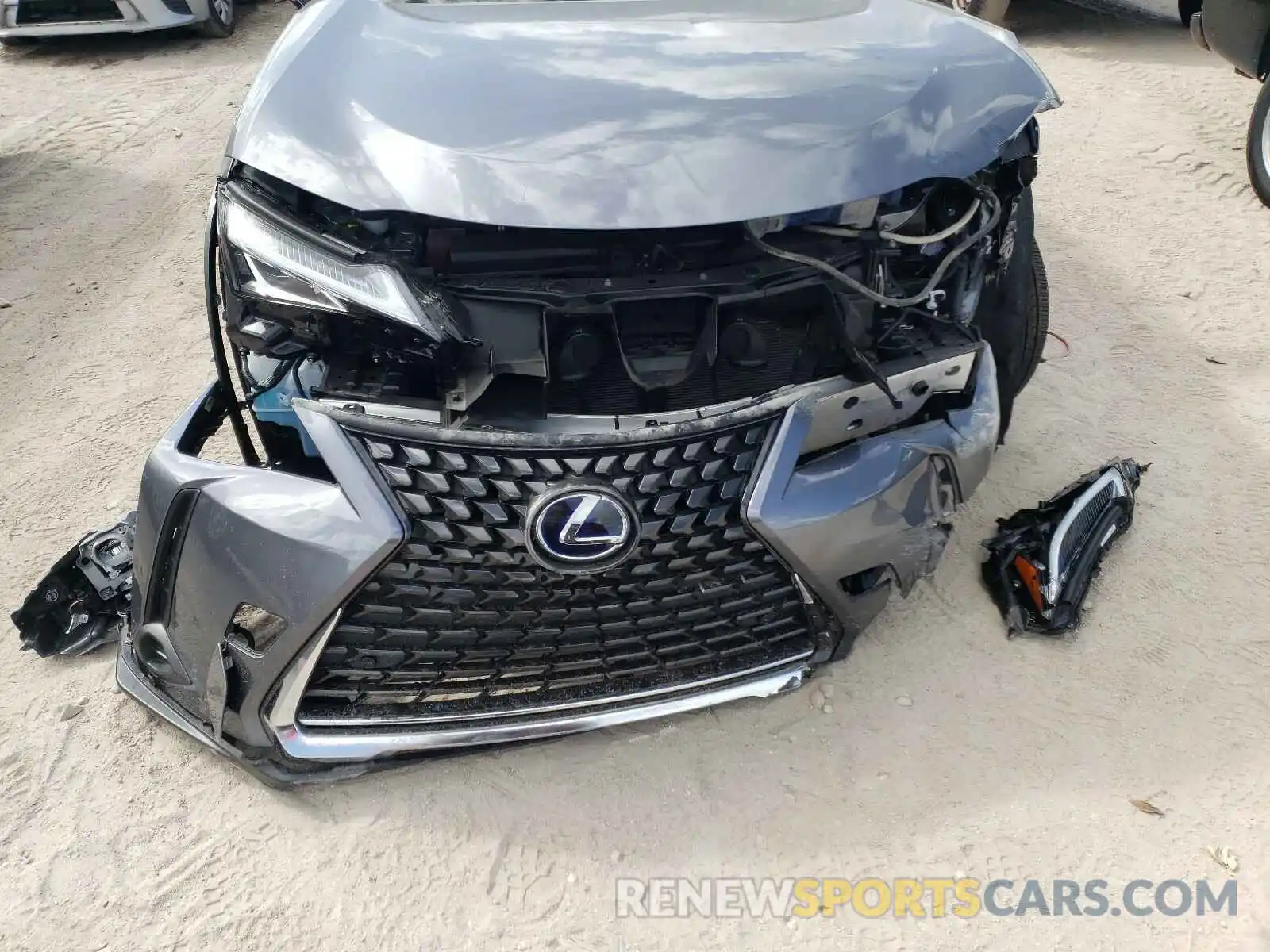 9 Фотография поврежденного автомобиля JTHU9JBH2K2009272 LEXUS UX 250H 2019