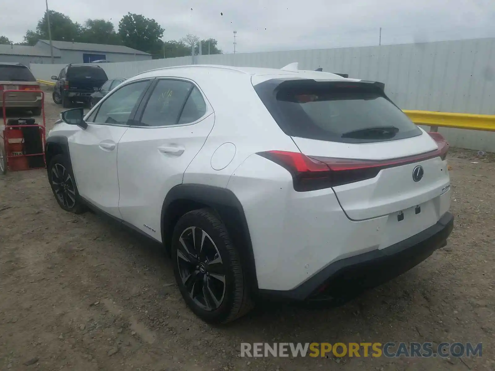 3 Фотография поврежденного автомобиля JTHU9JBH2K2015170 LEXUS UX 250H 2019