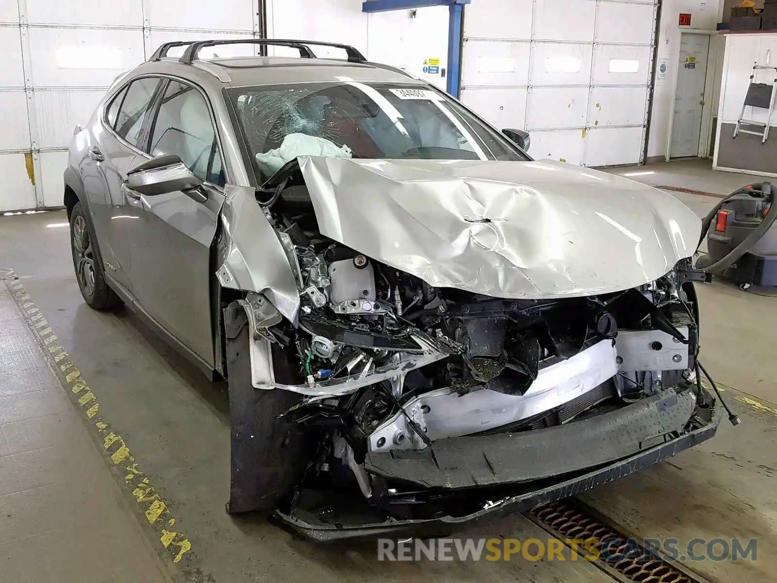 1 Photograph of a damaged car JTHU9JBH4K2000735 LEXUS UX 250H 2019