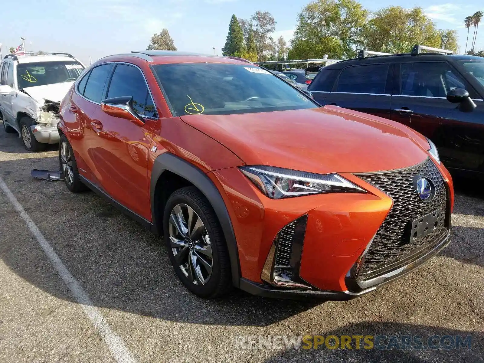 1 Фотография поврежденного автомобиля JTHU9JBH5K2001179 LEXUS UX 250H 2019