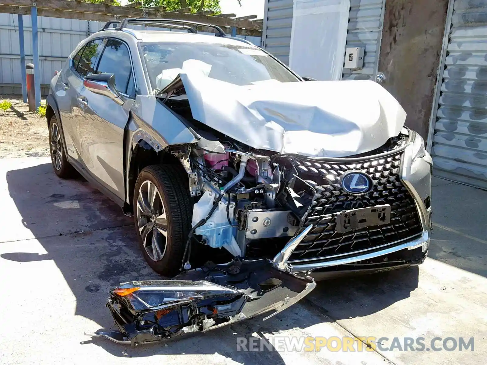 1 Фотография поврежденного автомобиля JTHU9JBH5K2006589 LEXUS UX 250H 2019