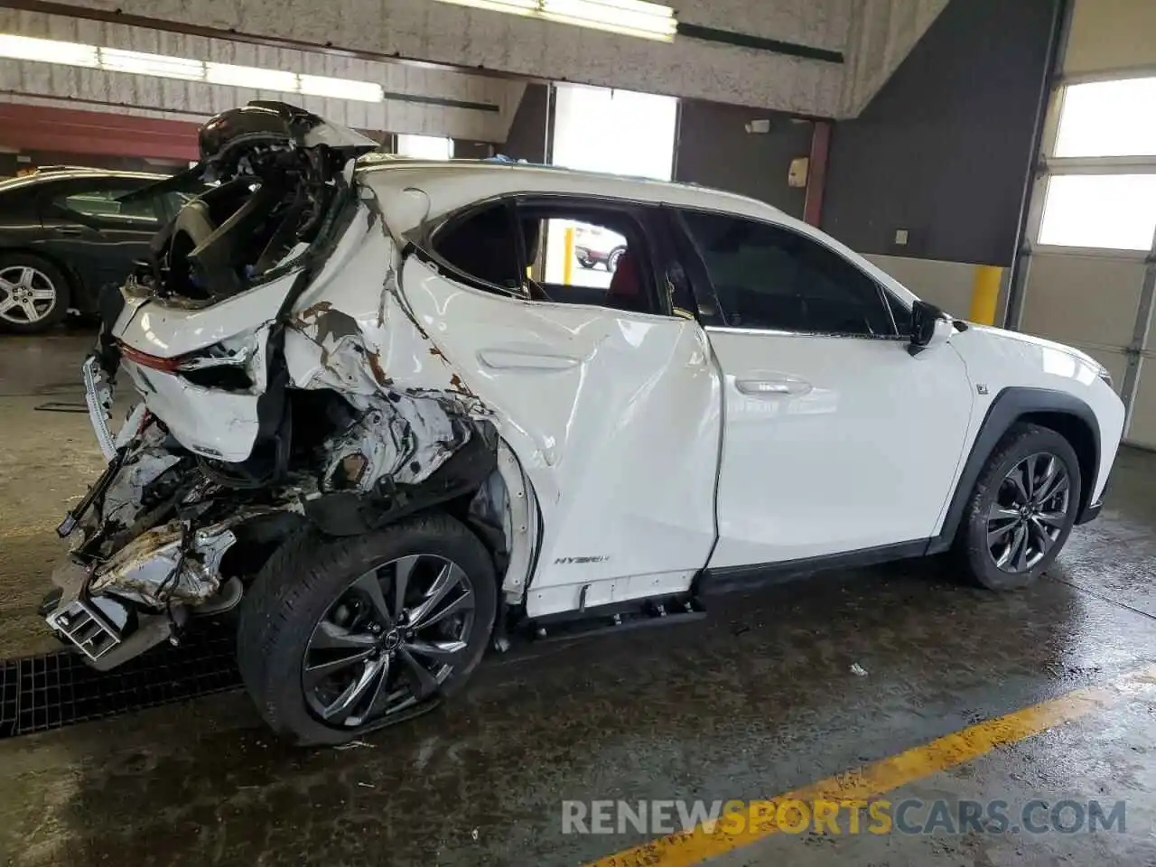 3 Фотография поврежденного автомобиля JTHU9JBH5K2011422 LEXUS UX 250H 2019