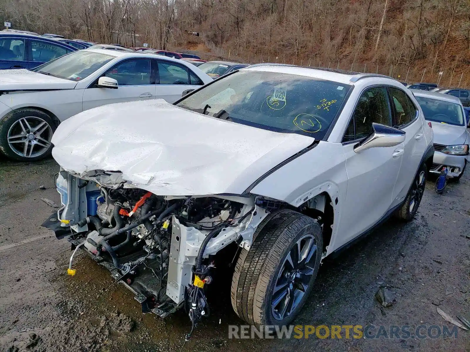 2 Фотография поврежденного автомобиля JTHU9JBH6K2012272 LEXUS UX 250H 2019