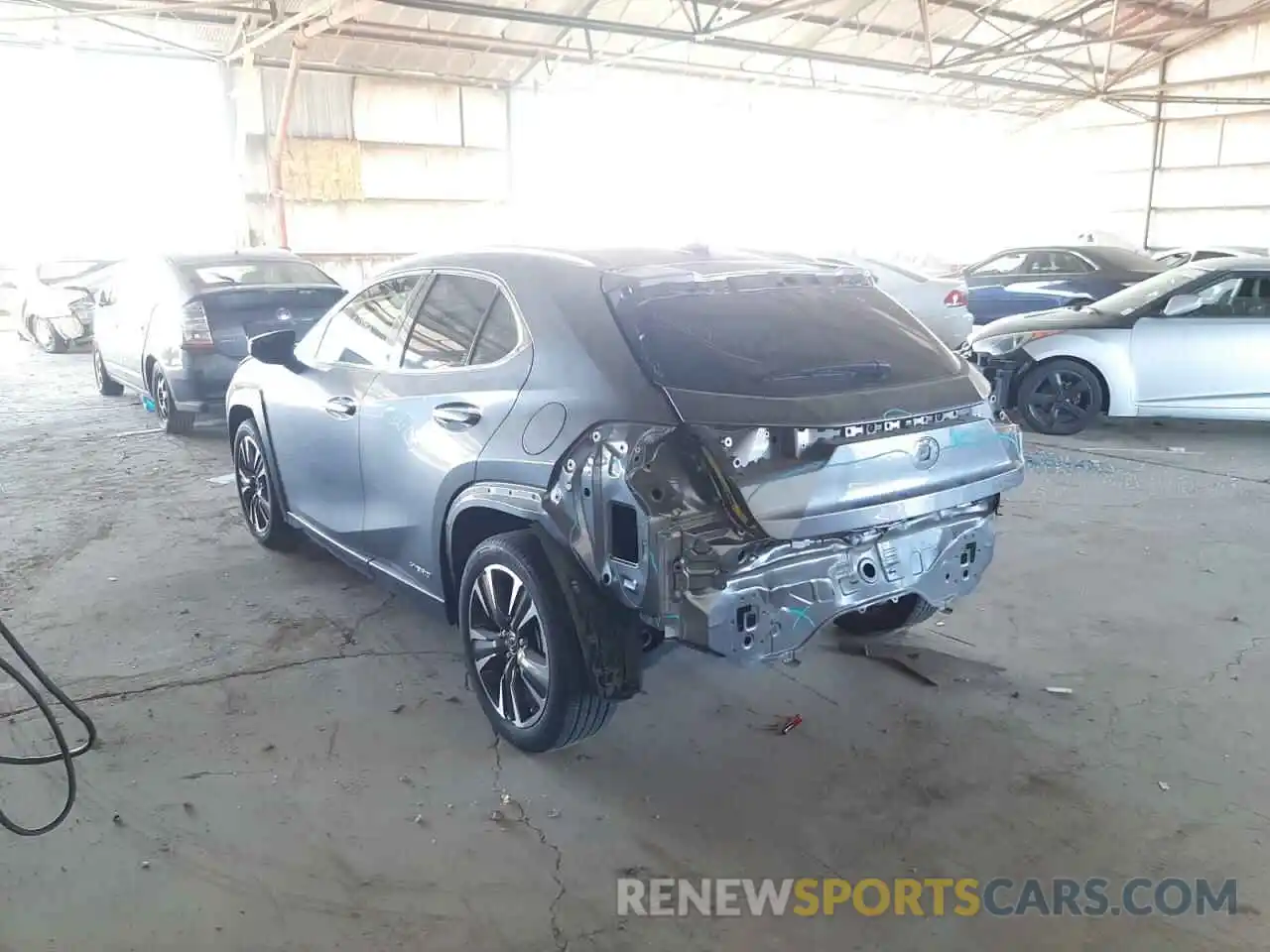 3 Фотография поврежденного автомобиля JTHU9JBH6K2012322 LEXUS UX 250H 2019