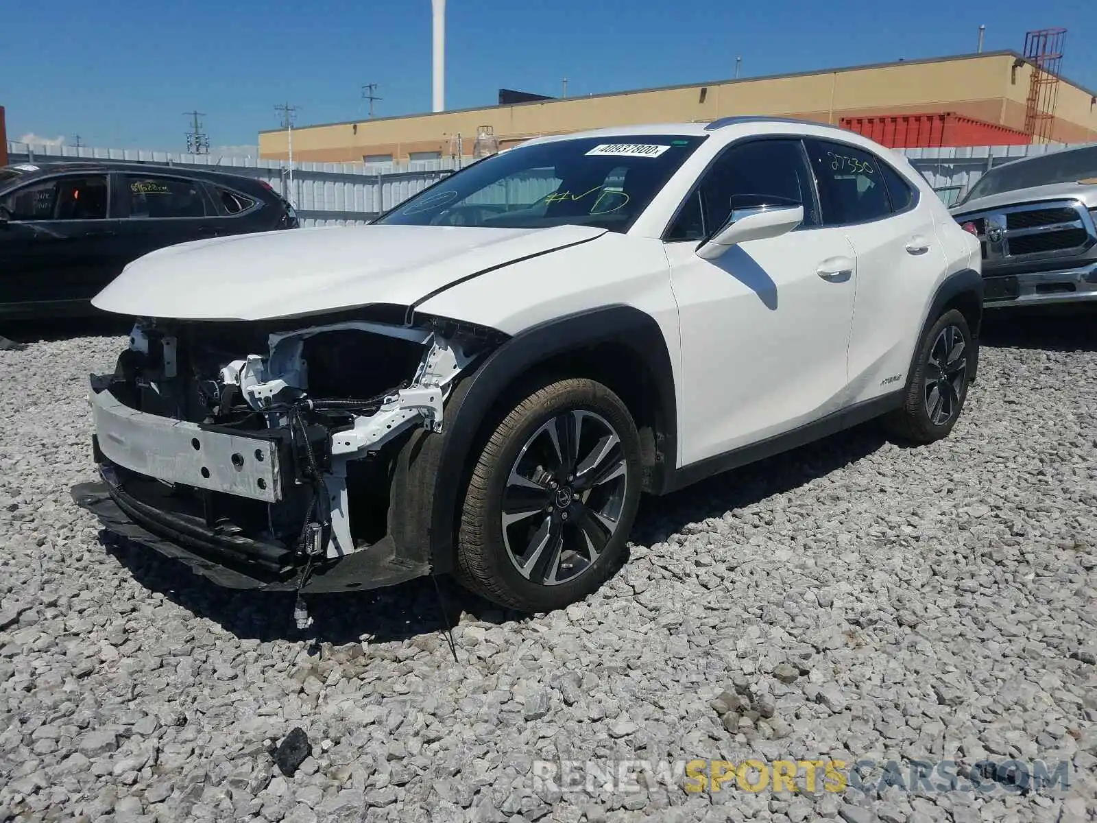 2 Фотография поврежденного автомобиля JTHU9JBH7K2001832 LEXUS UX 250H 2019