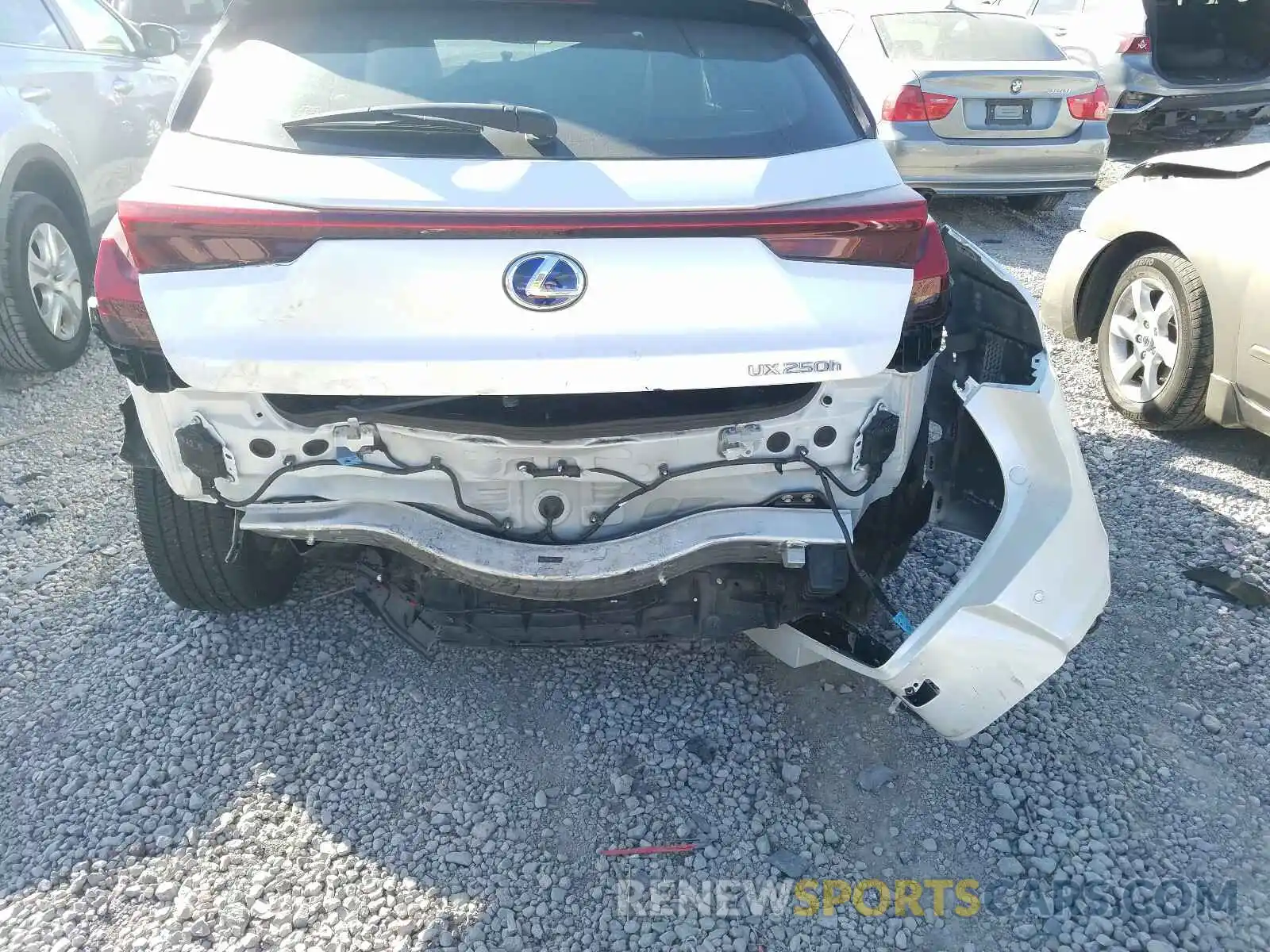 9 Photograph of a damaged car JTHU9JBH7K2009557 LEXUS UX 250H 2019