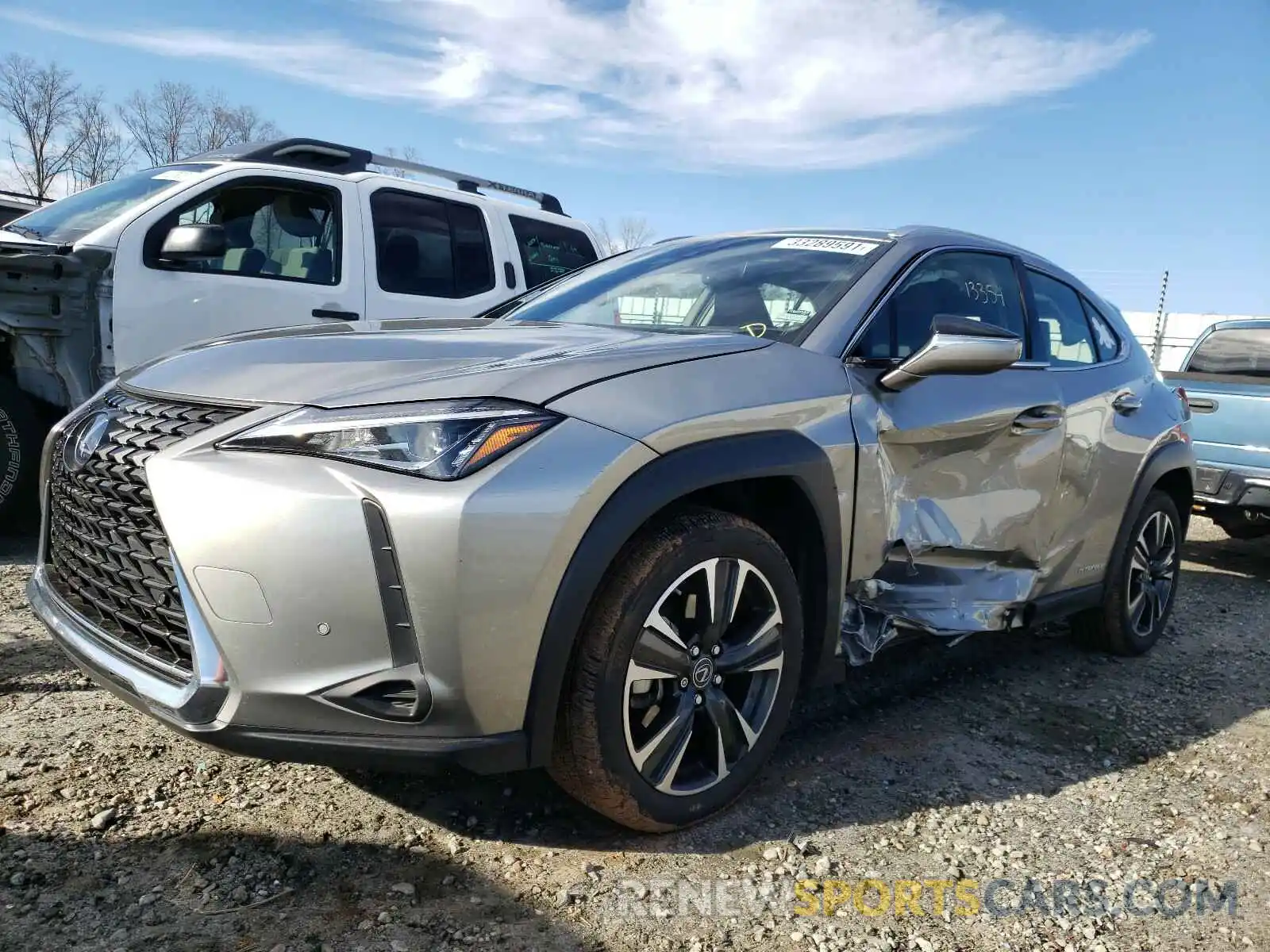 2 Фотография поврежденного автомобиля JTHU9JBH7K2011681 LEXUS UX 250H 2019