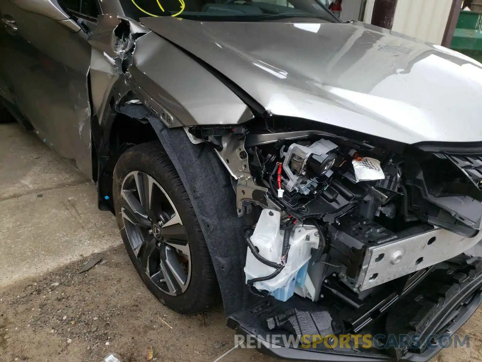 9 Фотография поврежденного автомобиля JTHU9JBH8K2003055 LEXUS UX 250H 2019