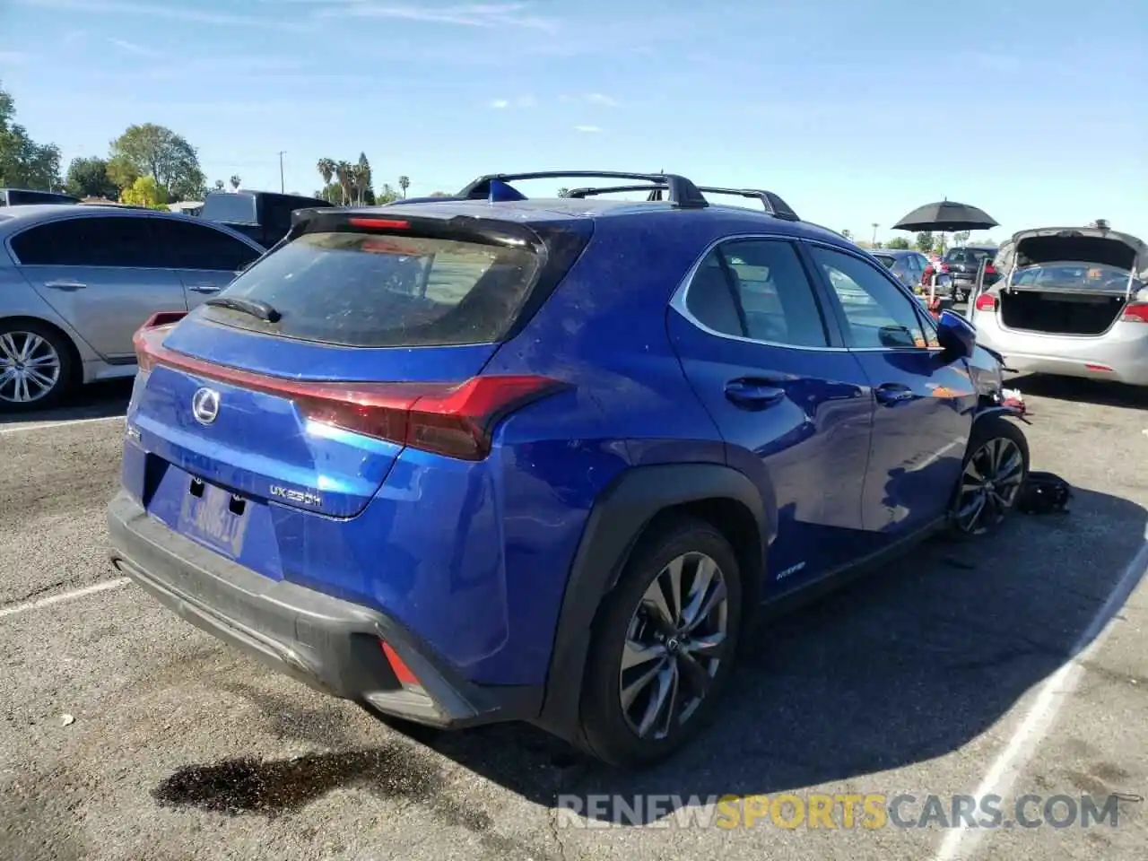 4 Фотография поврежденного автомобиля JTHU9JBH9K2006952 LEXUS UX 250H 2019