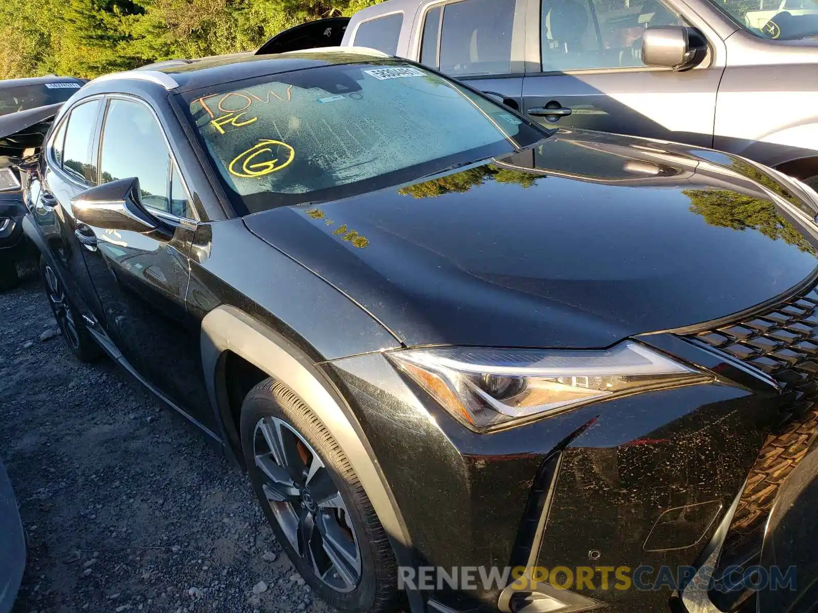 1 Photograph of a damaged car JTHU9JBHXK2006541 LEXUS UX 250H 2019