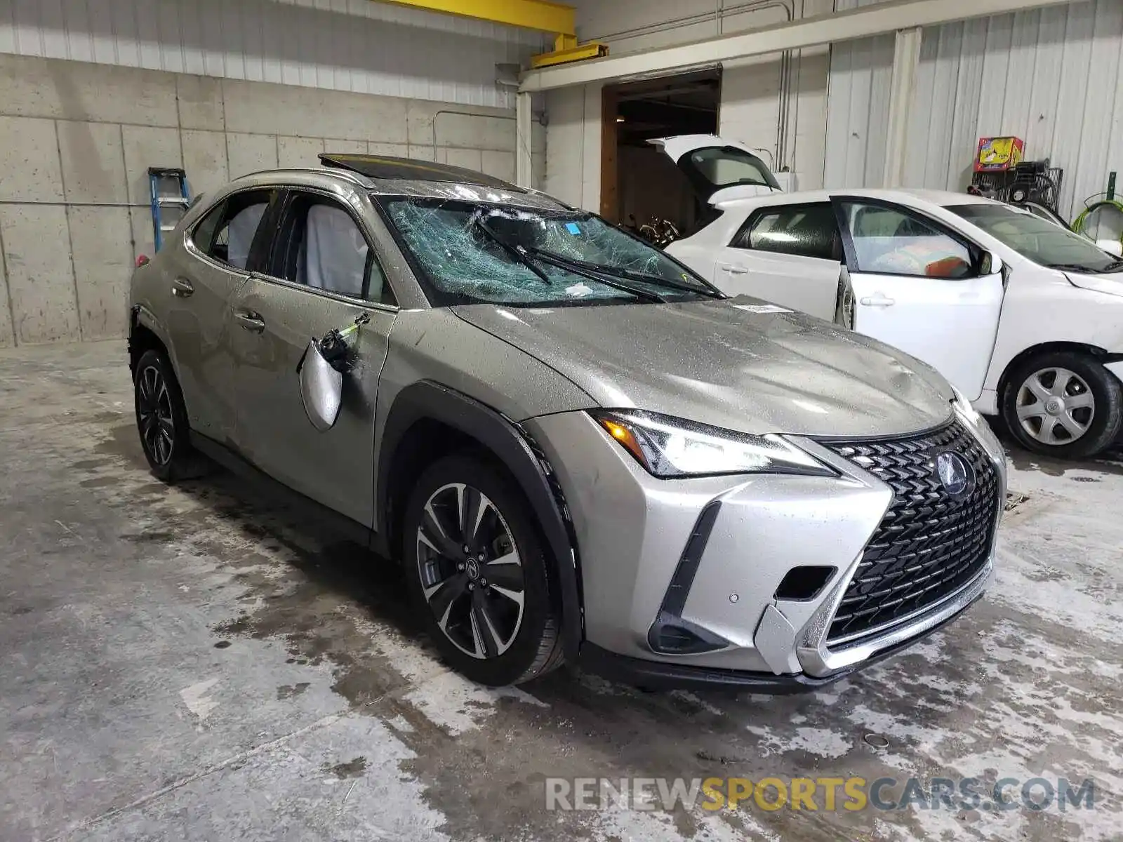 1 Фотография поврежденного автомобиля JTHU9JBHXK2017426 LEXUS UX 250H 2019