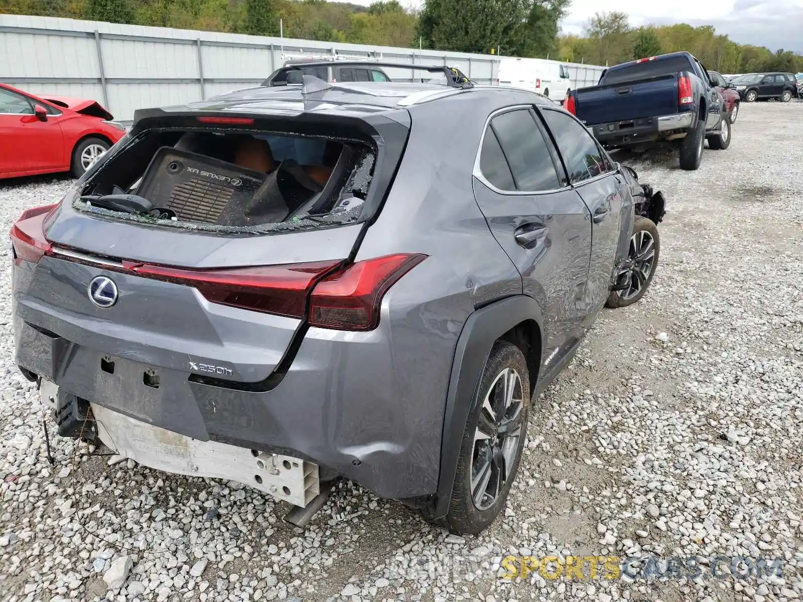 4 Фотография поврежденного автомобиля JTHU9JBHXK2018236 LEXUS UX 250H 2019