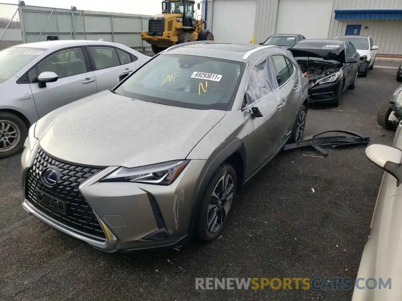 2 Фотография поврежденного автомобиля JTHU9JBHXK2019385 LEXUS UX 250H 2019