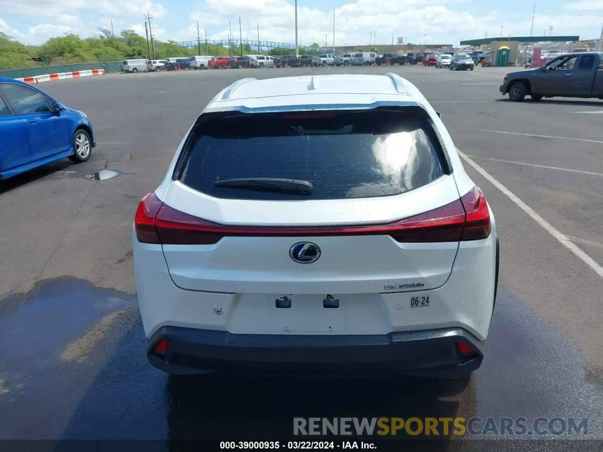 16 Photograph of a damaged car JTHY6JBH0K2024511 LEXUS UX 250H 2019