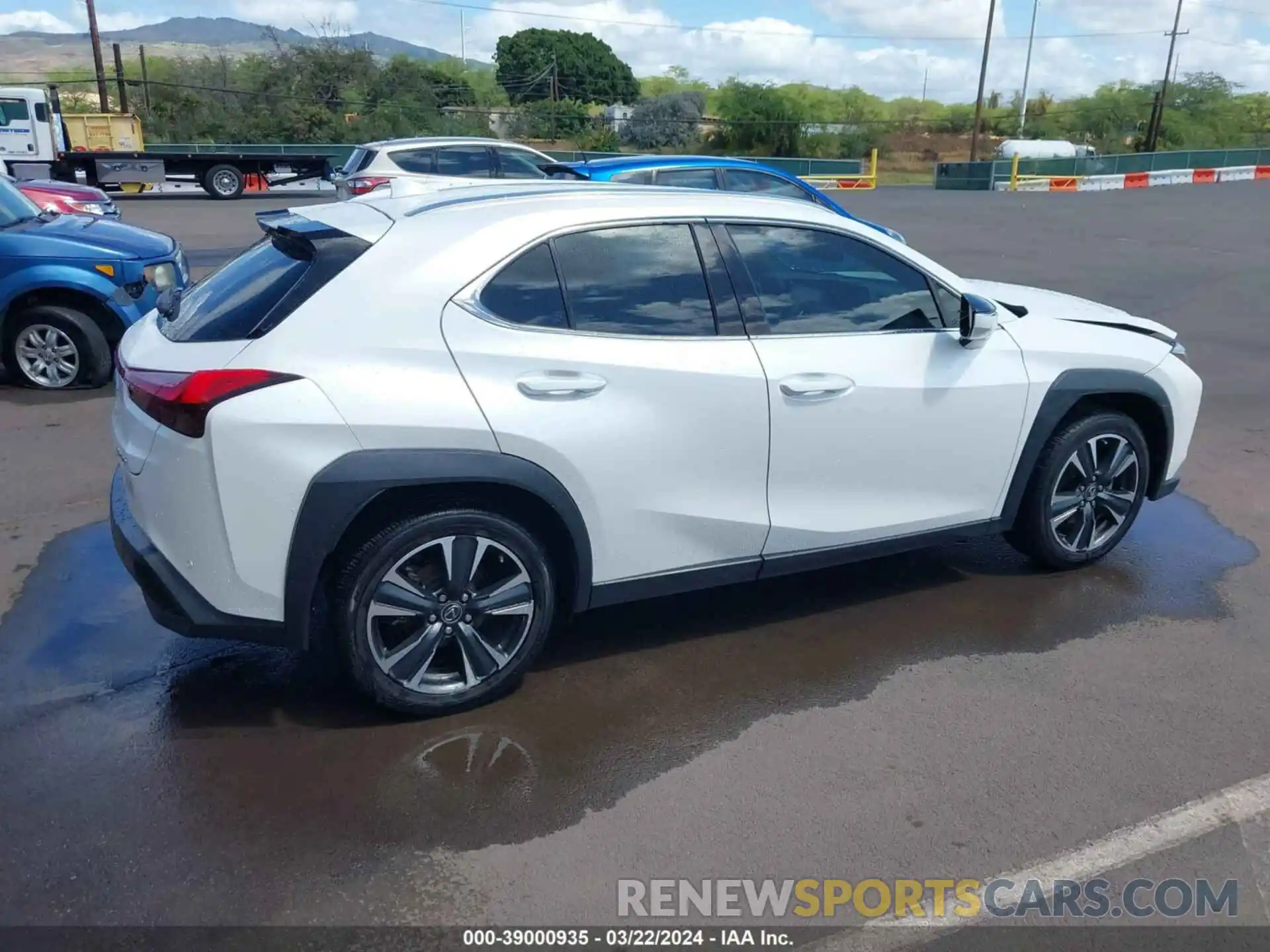 4 Фотография поврежденного автомобиля JTHY6JBH0K2024511 LEXUS UX 250H 2019