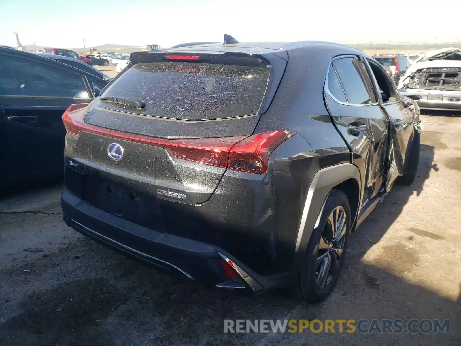 4 Фотография поврежденного автомобиля JTHE9JBH1L2032323 LEXUS UX 250H 2020