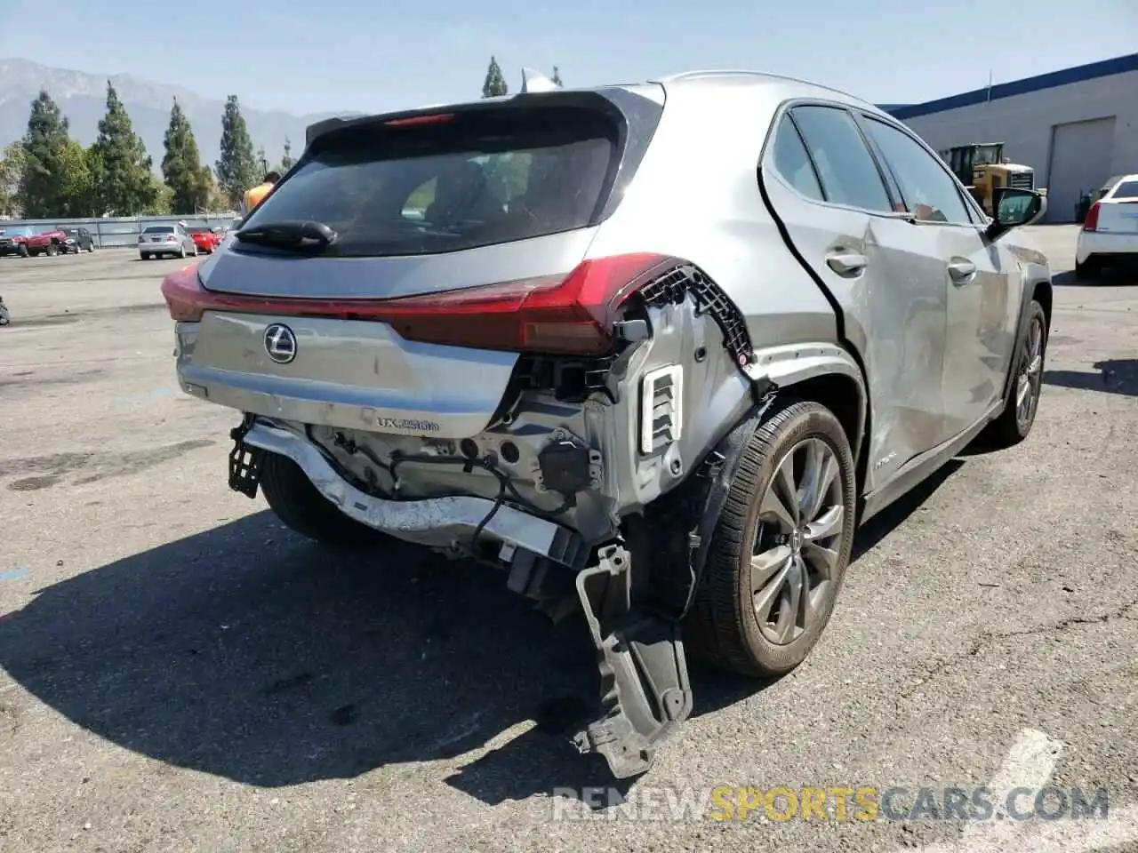 4 Фотография поврежденного автомобиля JTHE9JBH2L2033853 LEXUS UX 250H 2020