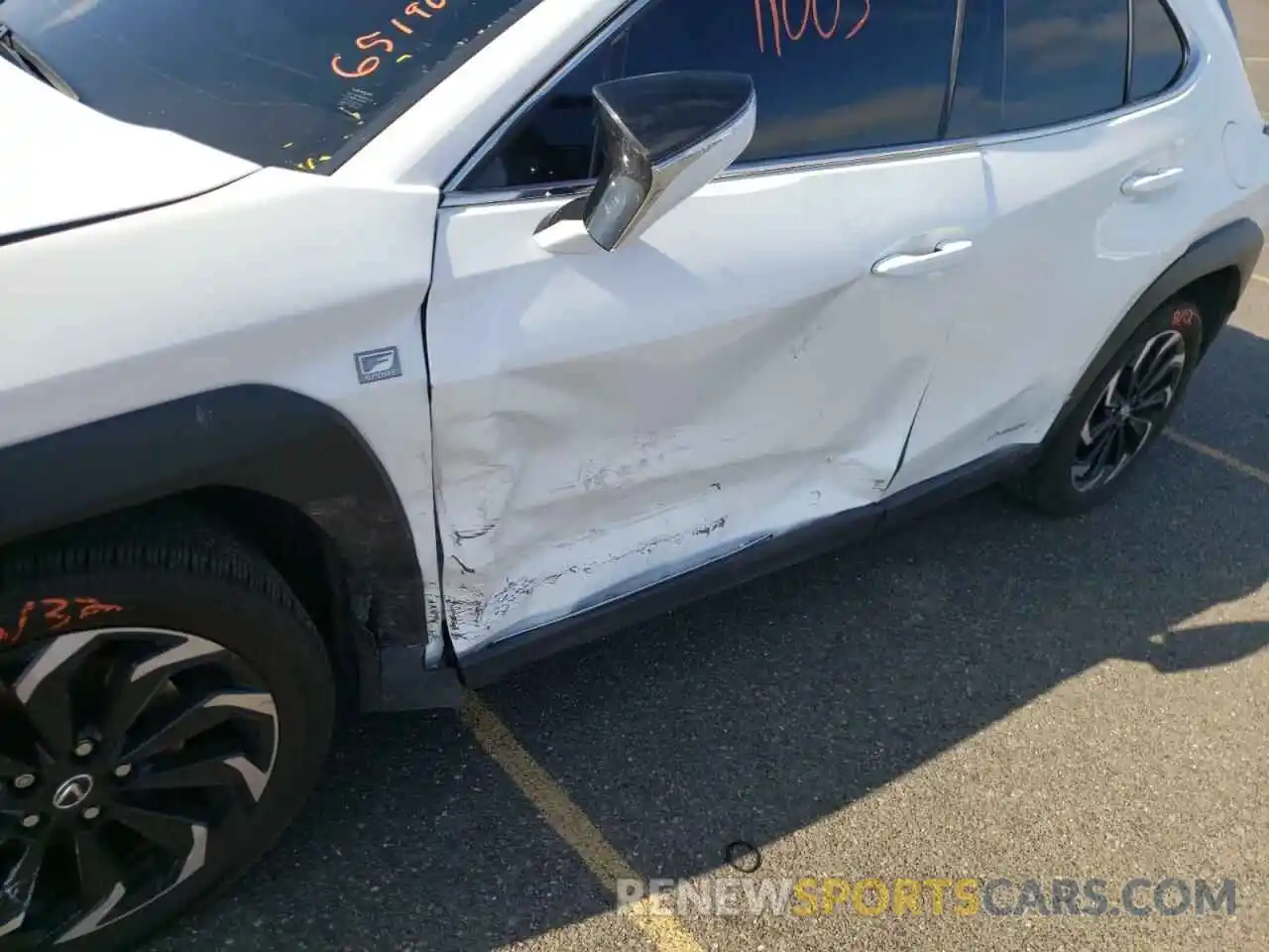 9 Photograph of a damaged car JTHE9JBH8L2036000 LEXUS UX 250H 2020