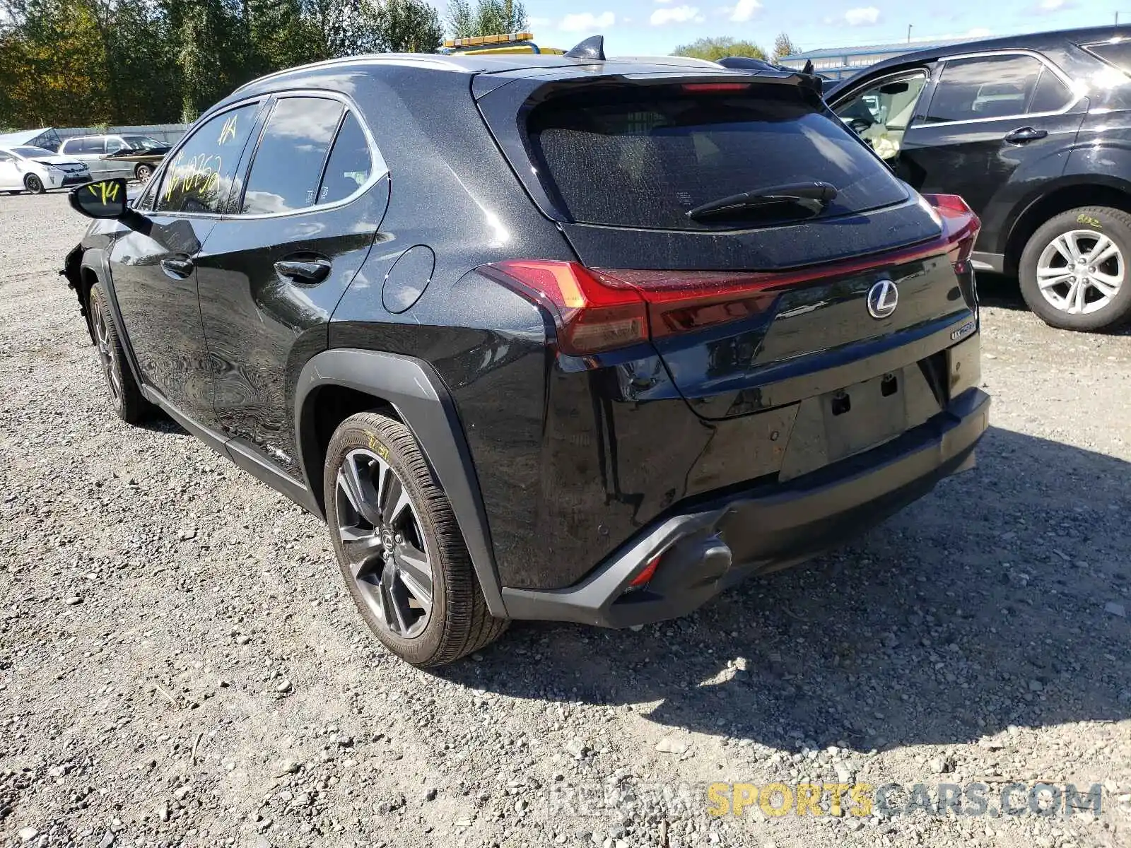 3 Фотография поврежденного автомобиля JTHP9JBH2L2029021 LEXUS UX 250H 2020