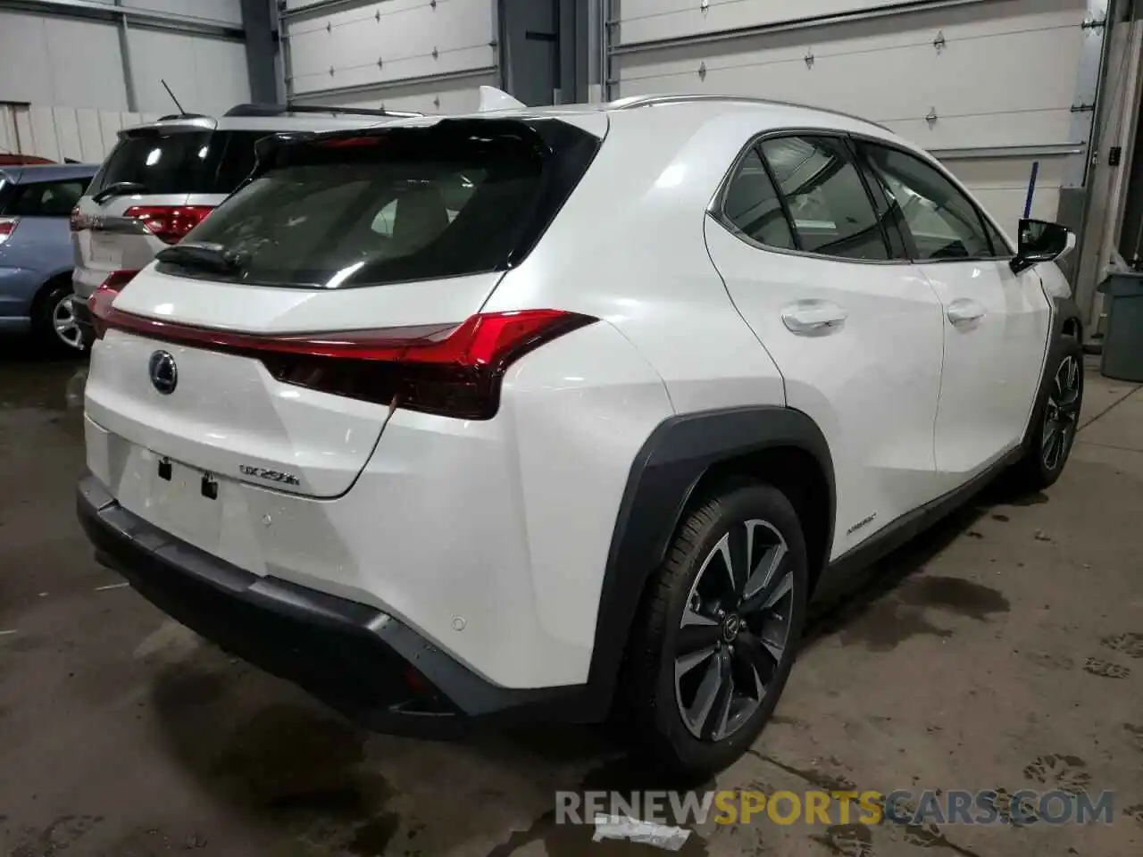 4 Photograph of a damaged car JTHP9JBH2L2032288 LEXUS UX 250H 2020