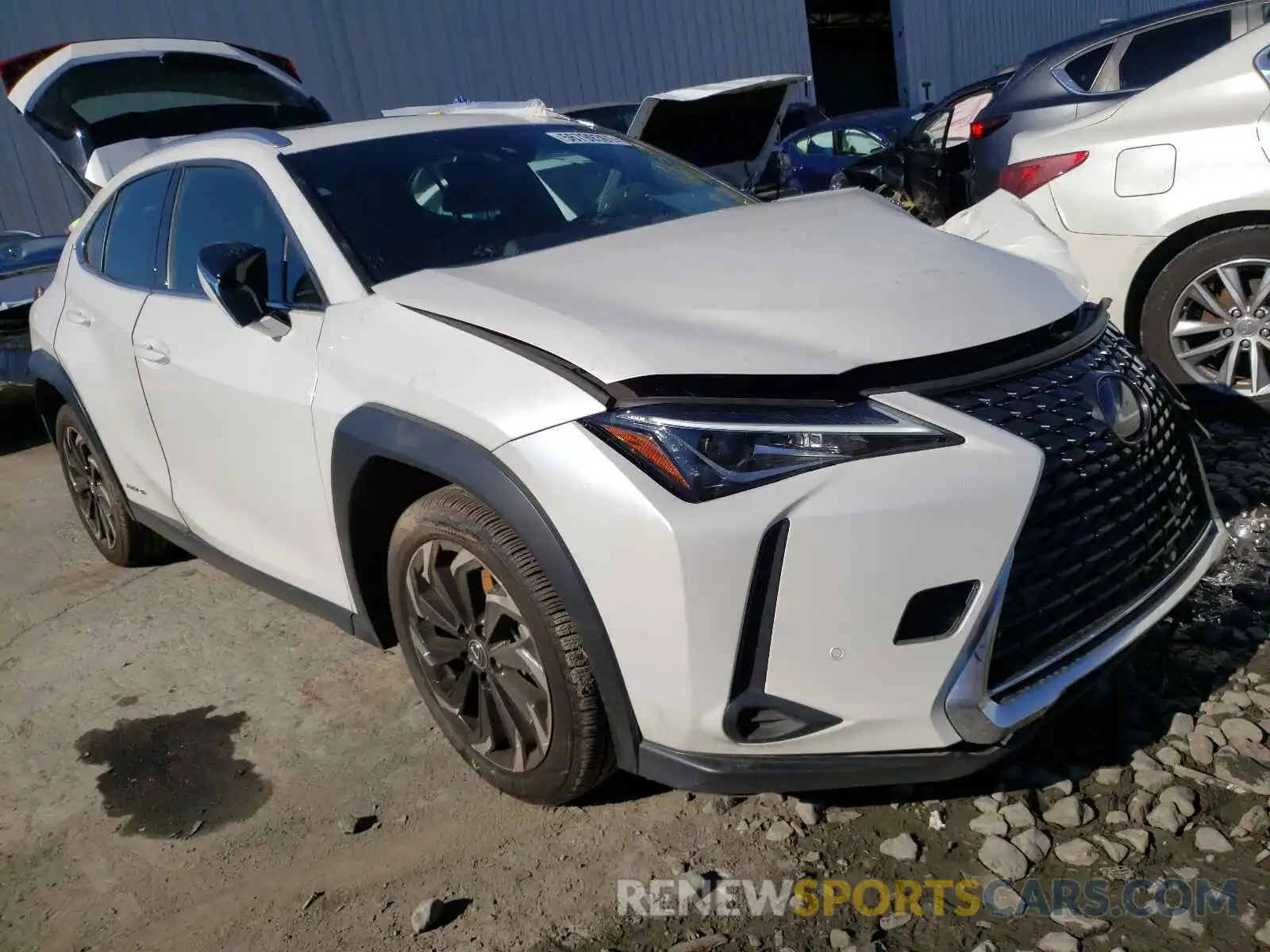 1 Фотография поврежденного автомобиля JTHP9JBH3L2024961 LEXUS UX 250H 2020