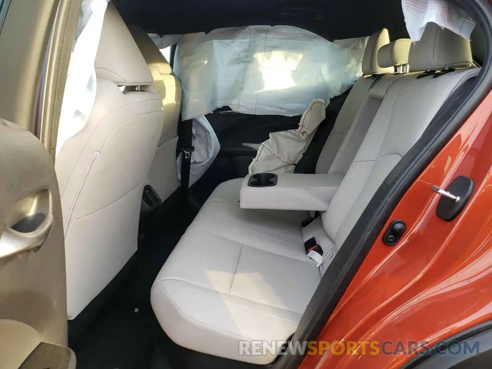 6 Фотография поврежденного автомобиля JTHP9JBH3L2027388 LEXUS UX 250H 2020