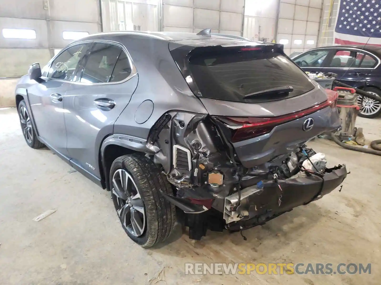 3 Фотография поврежденного автомобиля JTHP9JBH4L2028985 LEXUS UX 250H 2020