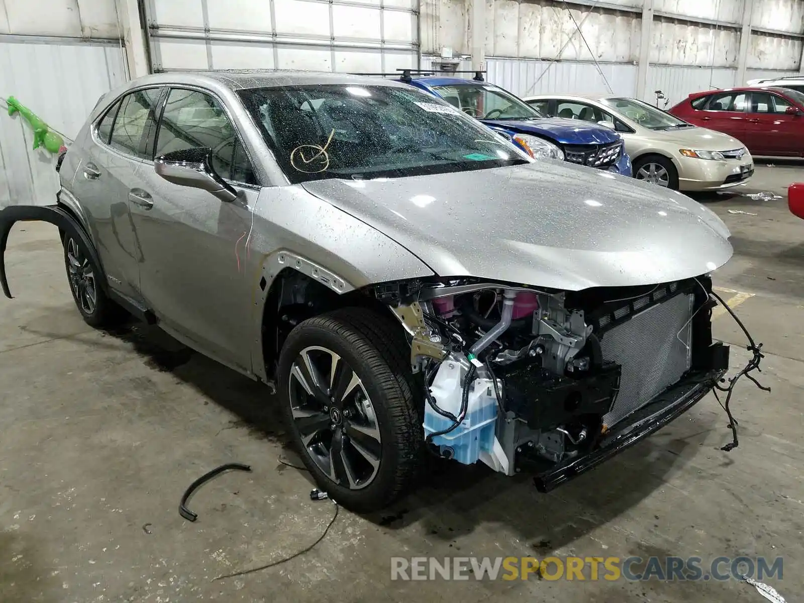 1 Фотография поврежденного автомобиля JTHP9JBH4L2031031 LEXUS UX 250H 2020