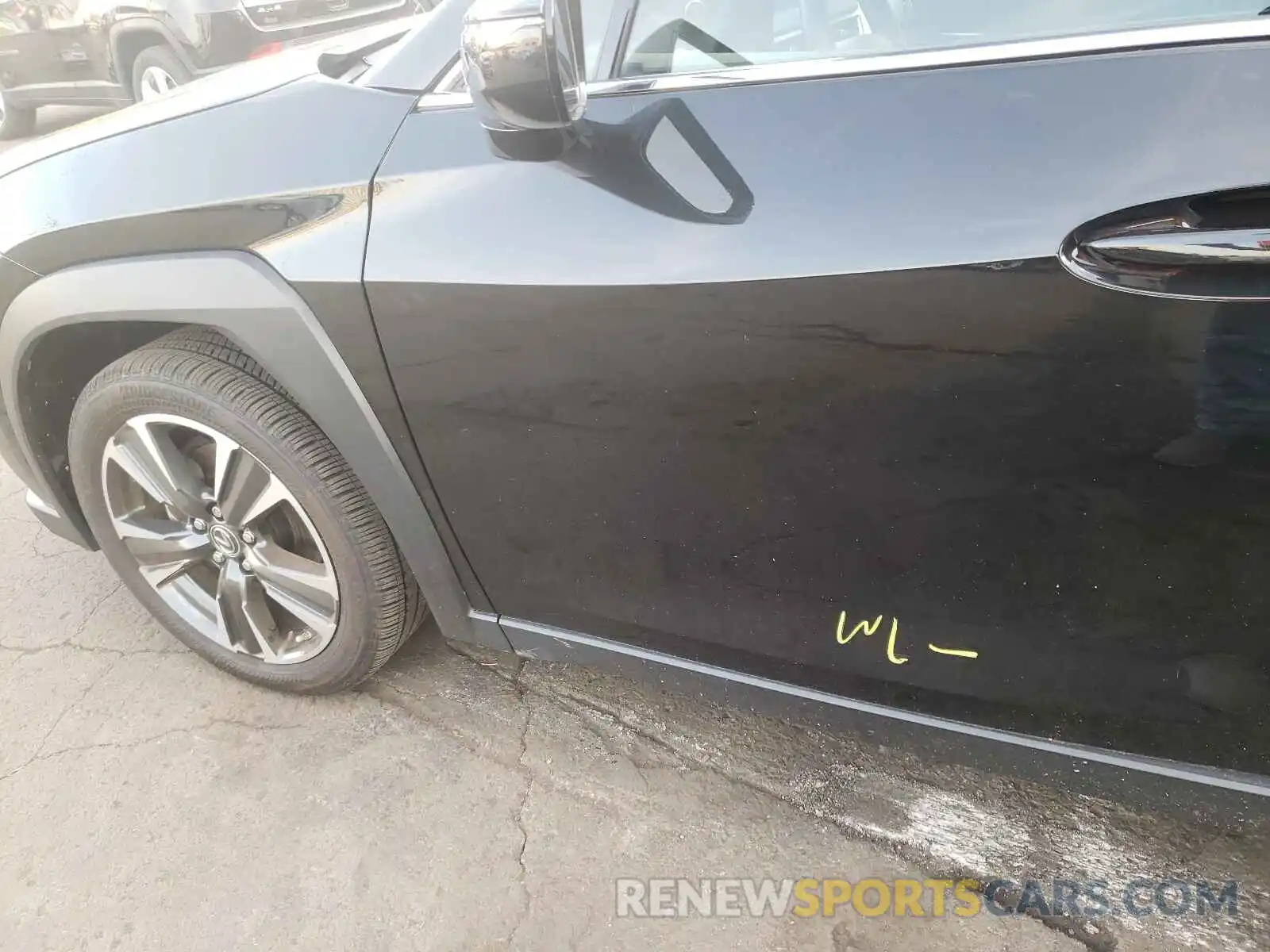 9 Фотография поврежденного автомобиля JTHP9JBH5L2020796 LEXUS UX 250H 2020