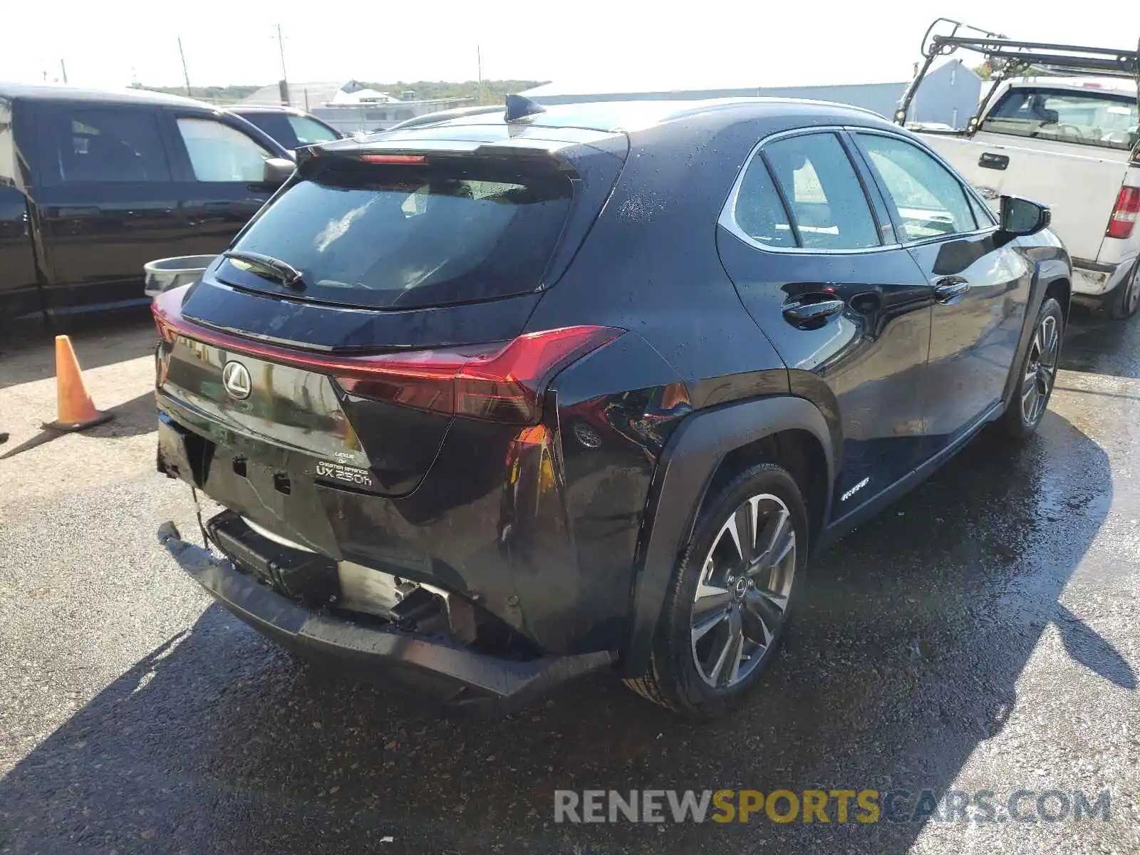 4 Фотография поврежденного автомобиля JTHP9JBH5L2028039 LEXUS UX 250H 2020