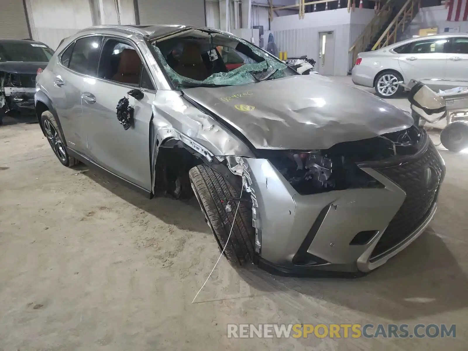 1 Фотография поврежденного автомобиля JTHP9JBH5L2029286 LEXUS UX 250H 2020