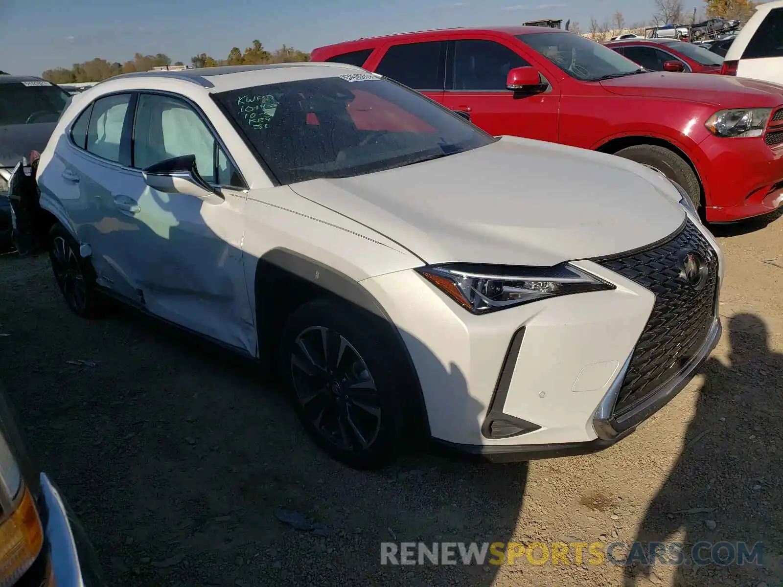 1 Фотография поврежденного автомобиля JTHP9JBH6L2030169 LEXUS UX 250H 2020