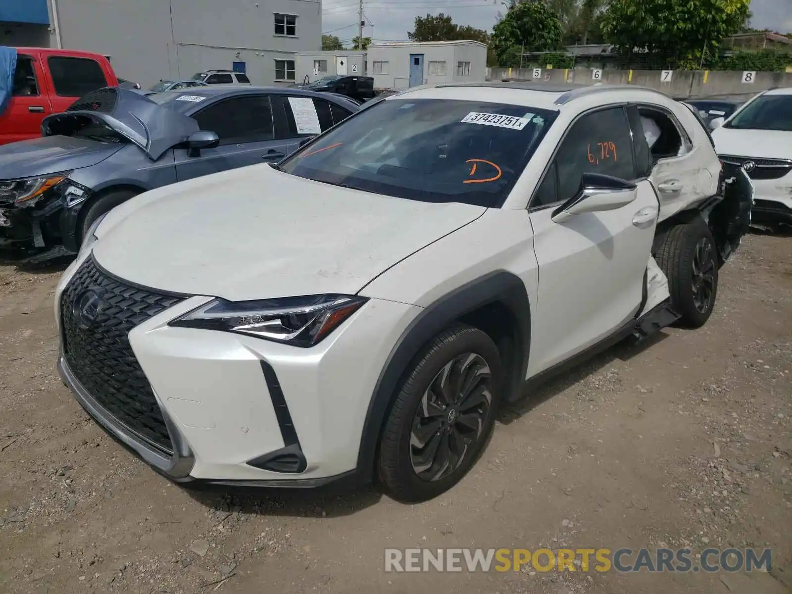 2 Фотография поврежденного автомобиля JTHP9JBH6L2033119 LEXUS UX 250H 2020