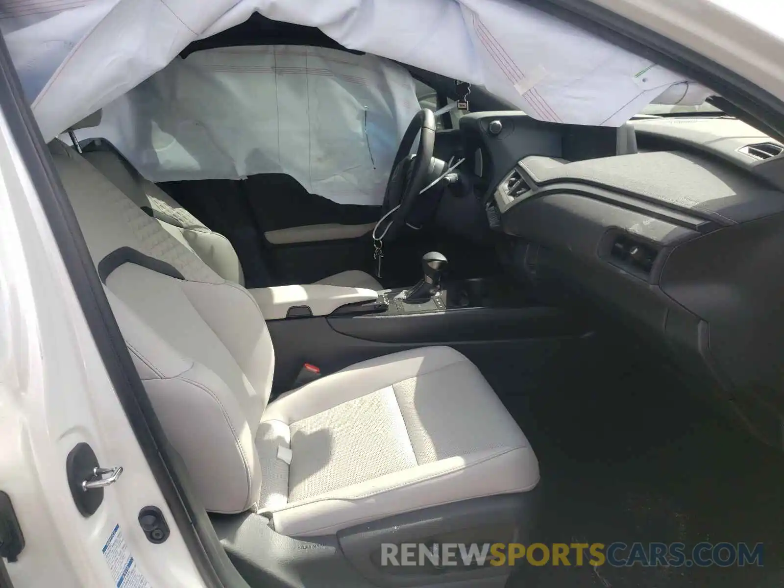 5 Photograph of a damaged car JTHP9JBH6L2033119 LEXUS UX 250H 2020