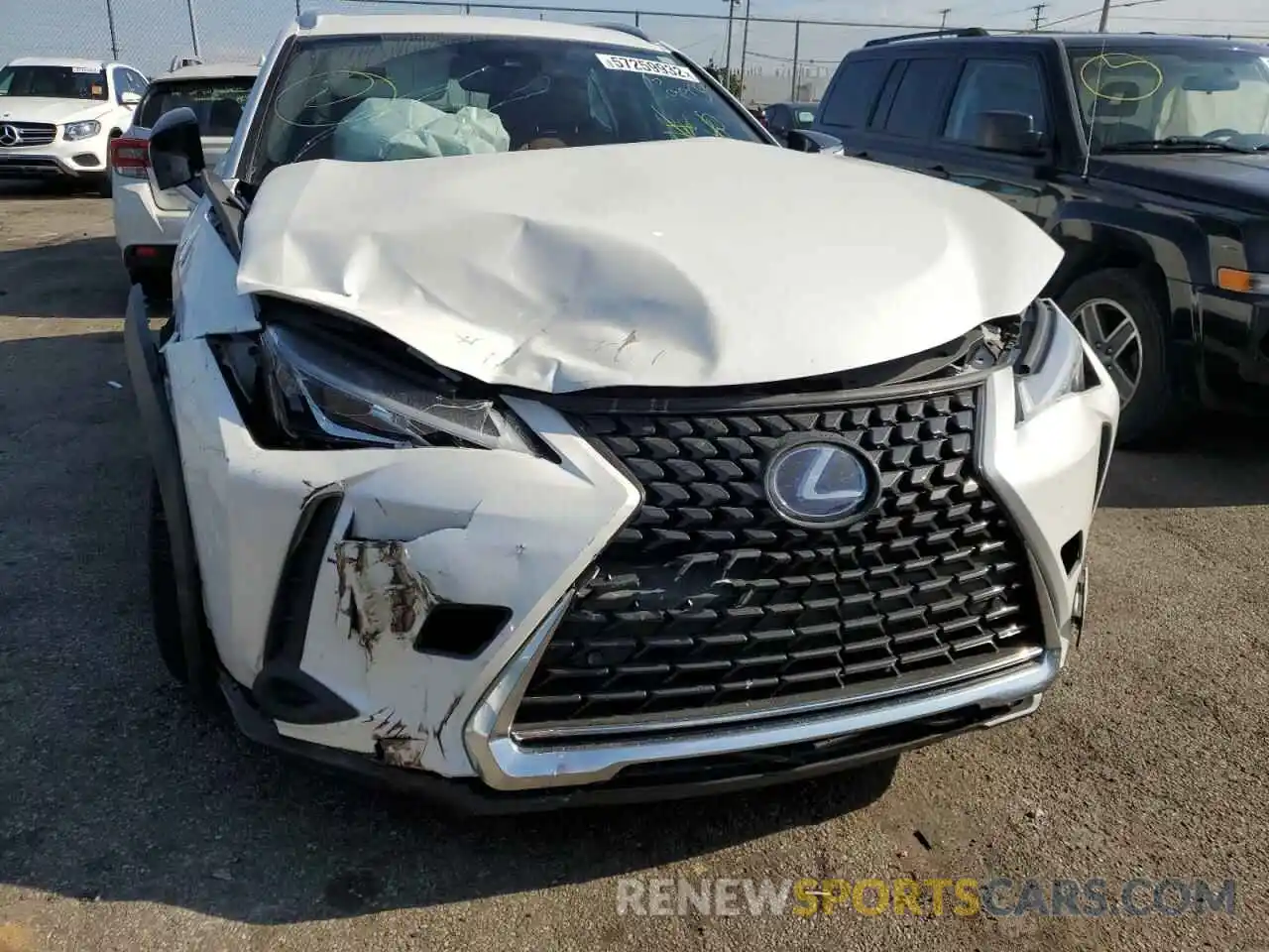 9 Фотография поврежденного автомобиля JTHP9JBH6L2035937 LEXUS UX 250H 2020