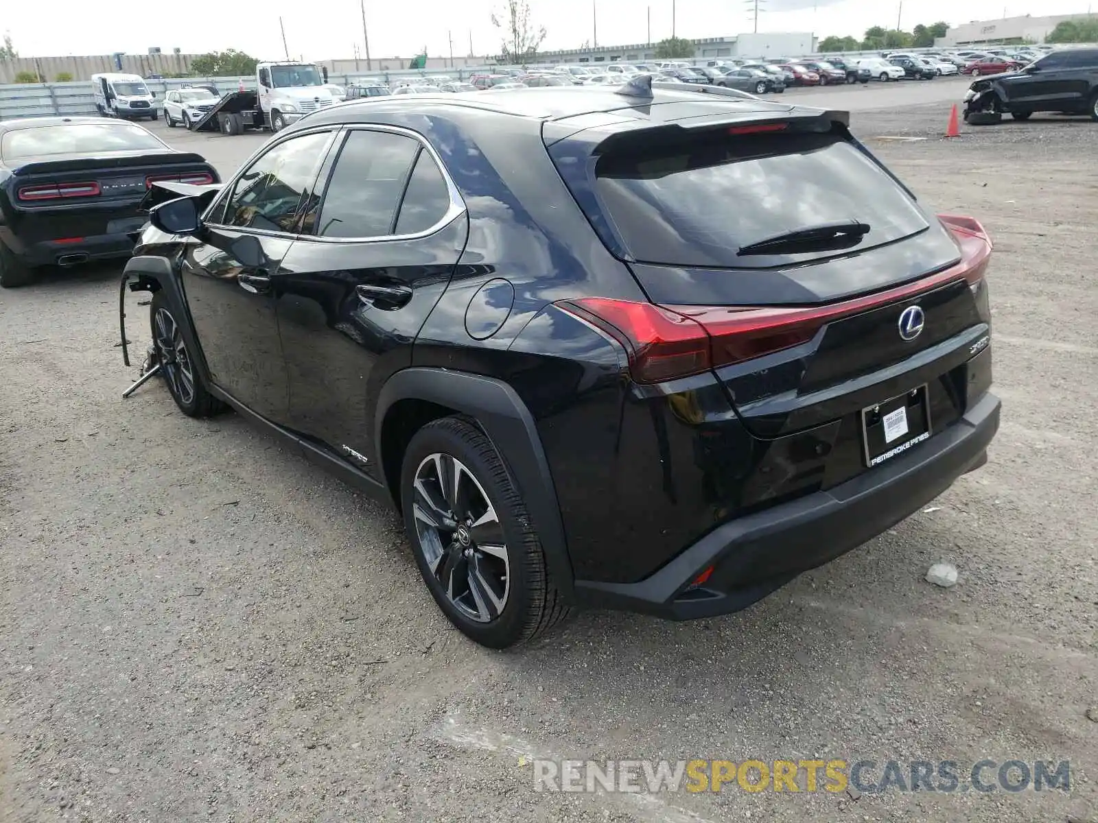 3 Фотография поврежденного автомобиля JTHP9JBH7L2032741 LEXUS UX 250H 2020