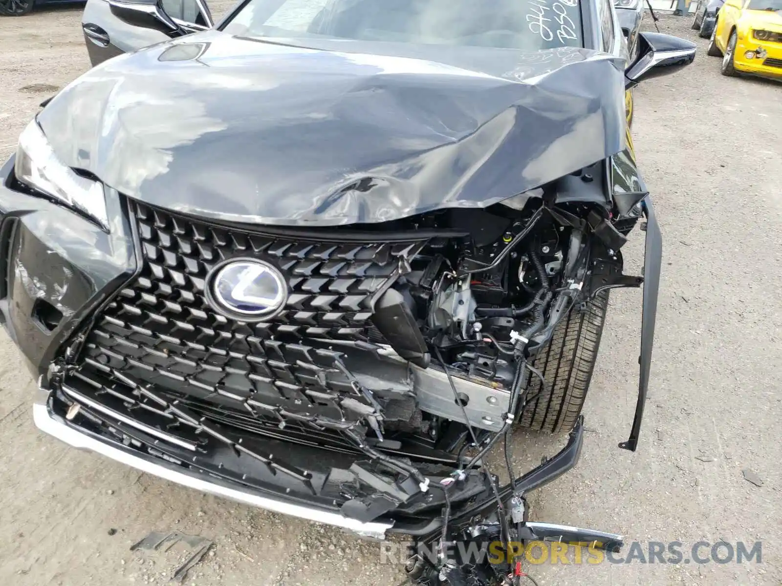 9 Фотография поврежденного автомобиля JTHP9JBH7L2032741 LEXUS UX 250H 2020