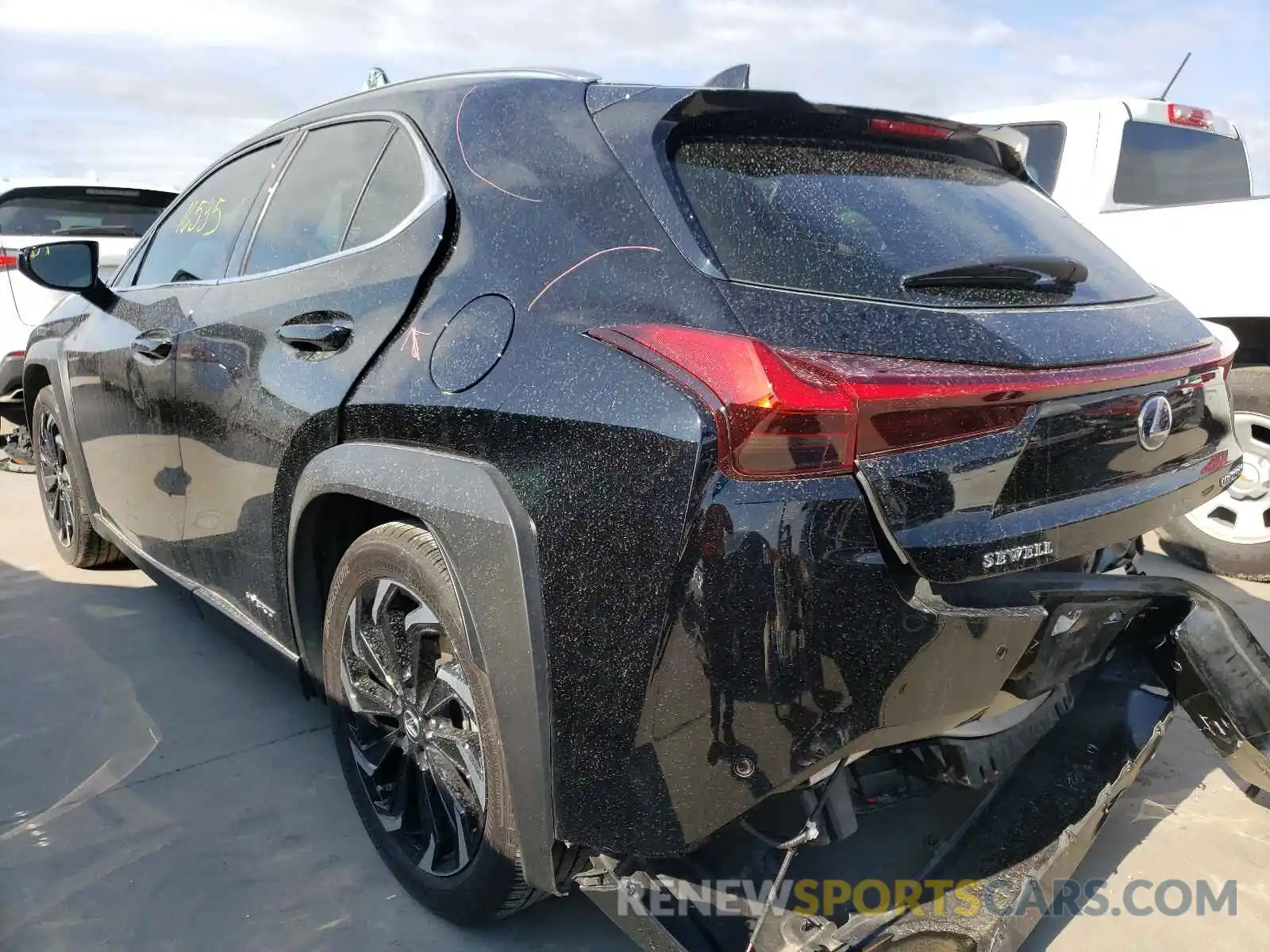 3 Фотография поврежденного автомобиля JTHP9JBHXL2027825 LEXUS UX 250H 2020