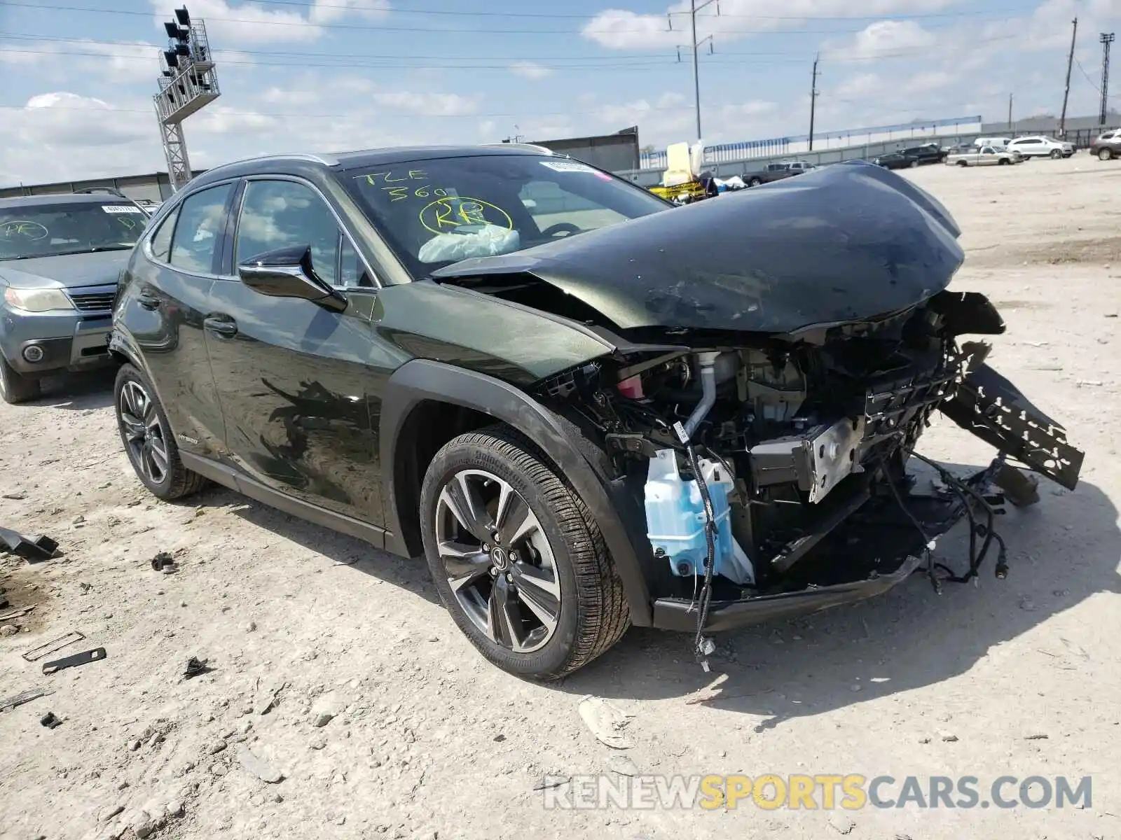 1 Фотография поврежденного автомобиля JTHP9JBHXL2033768 LEXUS UX 250H 2020