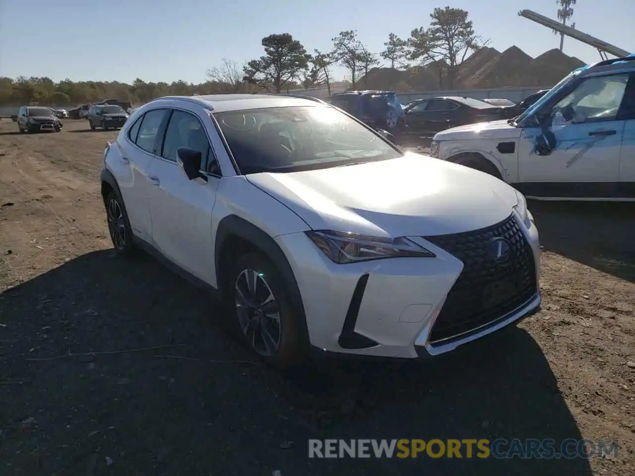 1 Фотография поврежденного автомобиля JTHP9JBHXL2035326 LEXUS UX 250H 2020