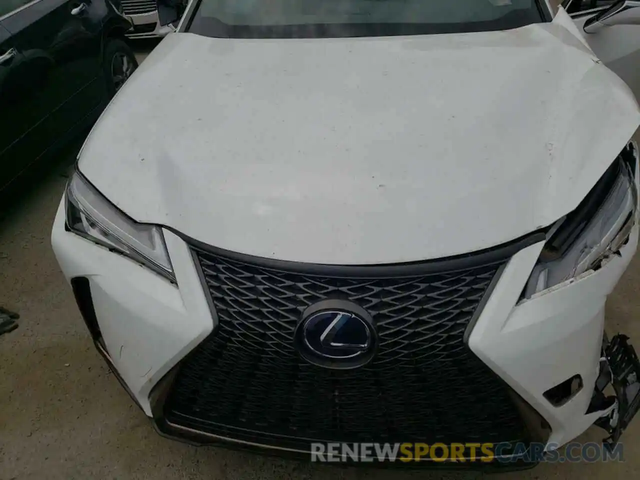 7 Фотография поврежденного автомобиля JTHR9JBH1L2031934 LEXUS UX 250H 2020