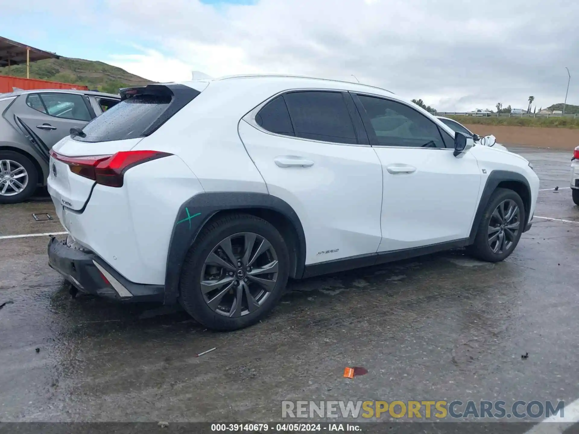 4 Фотография поврежденного автомобиля JTHR9JBH4L2025867 LEXUS UX 250H 2020