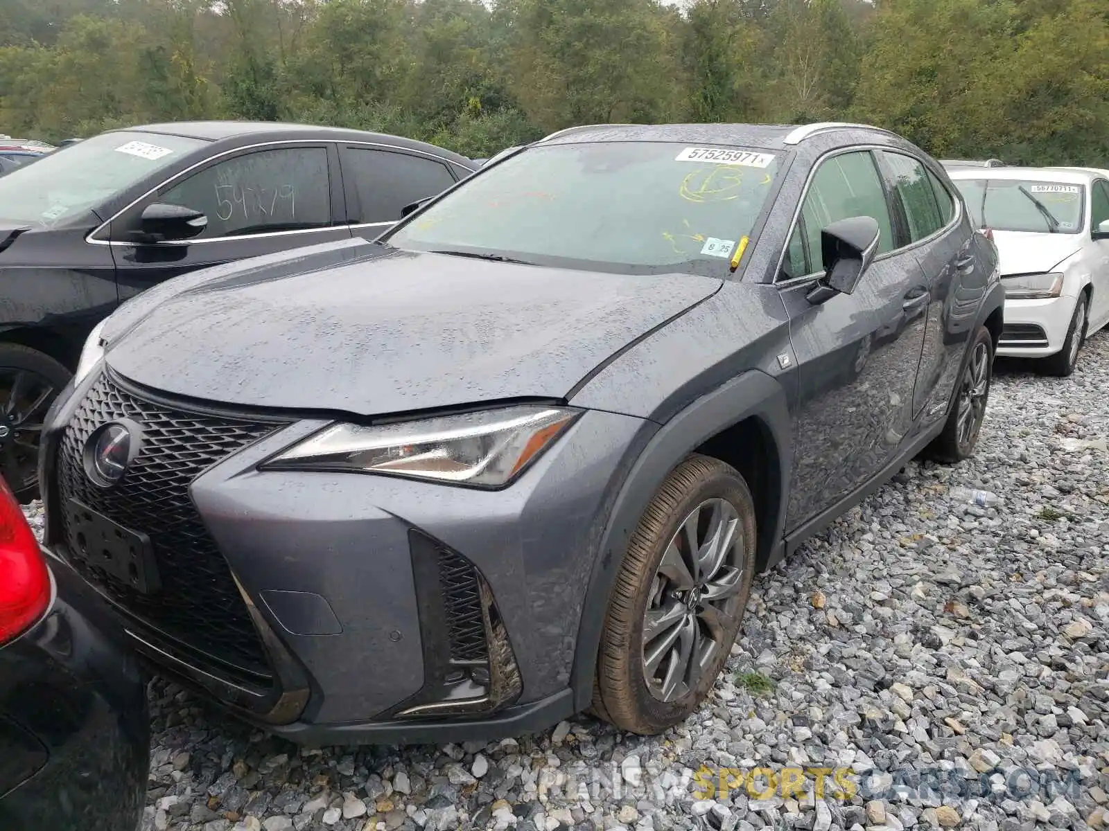 2 Фотография поврежденного автомобиля JTHR9JBH7L2031985 LEXUS UX 250H 2020