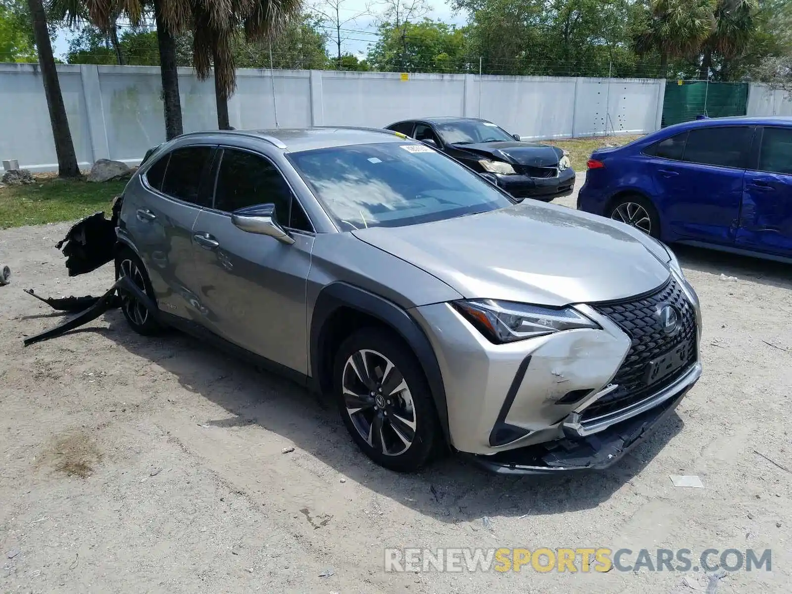 1 Фотография поврежденного автомобиля JTHX9JBH0L2032435 LEXUS UX 250H 2020