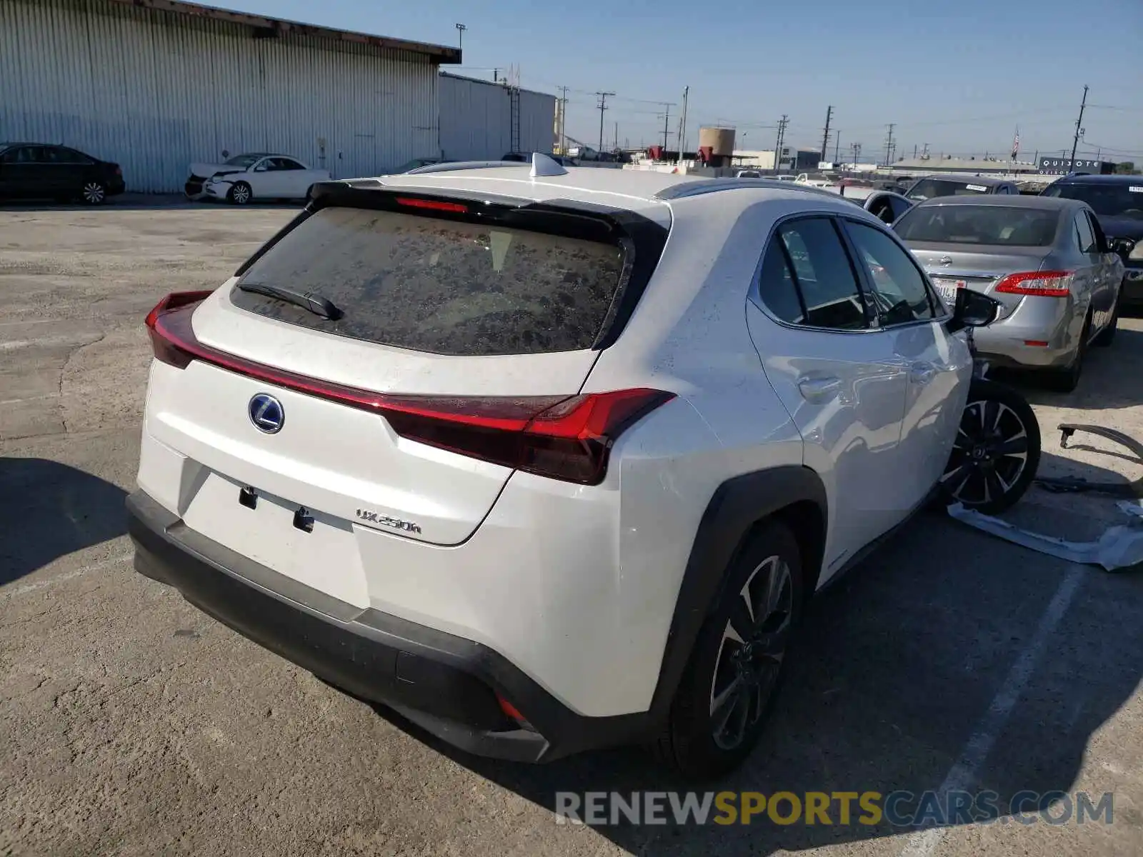 4 Фотография поврежденного автомобиля JTHX9JBH0L2036713 LEXUS UX 250H 2020