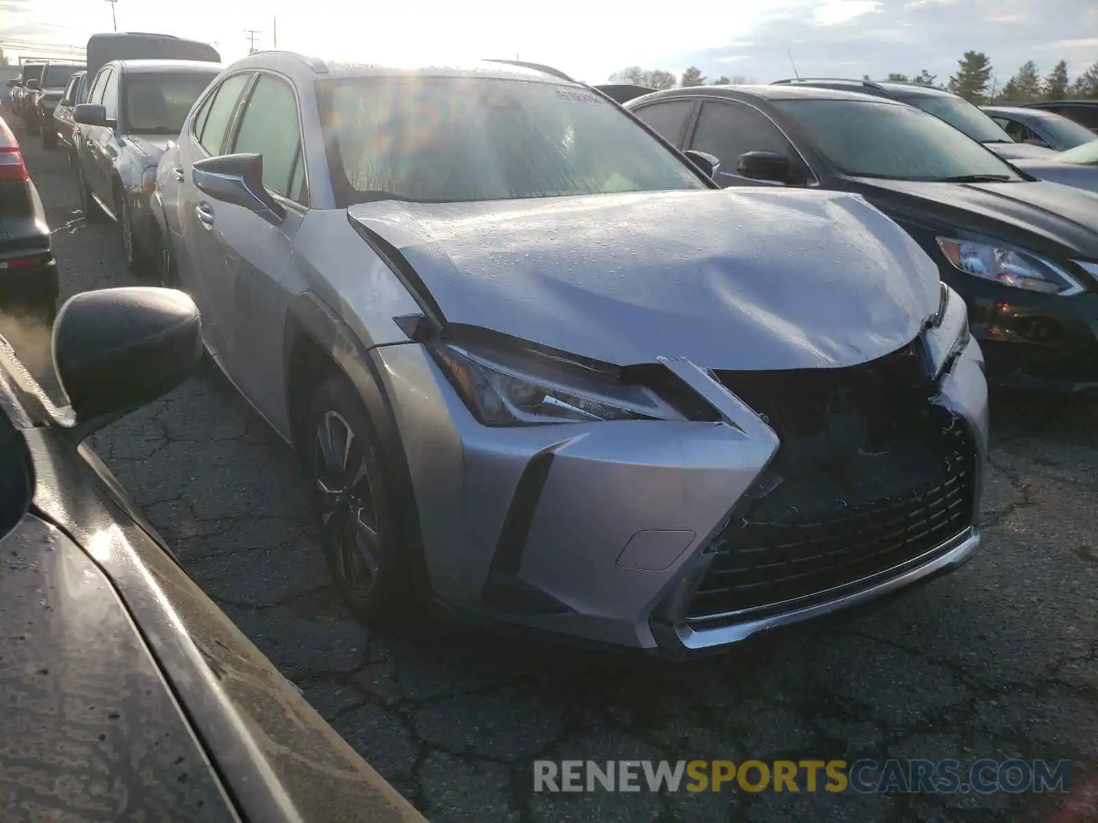 1 Фотография поврежденного автомобиля JTHX9JBH1L2035604 LEXUS UX 250H 2020