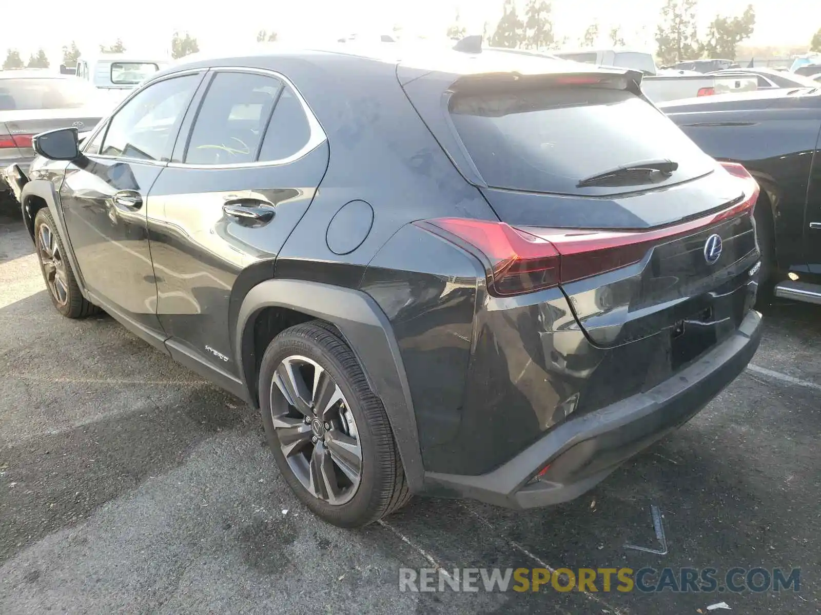 3 Фотография поврежденного автомобиля JTHX9JBH2L2033781 LEXUS UX 250H 2020