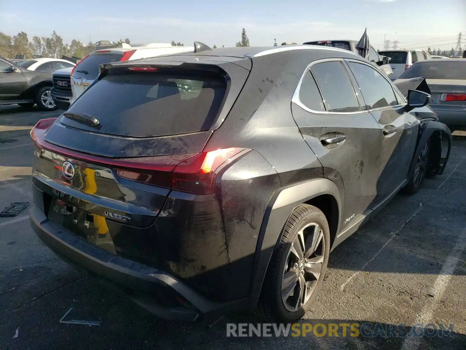 4 Фотография поврежденного автомобиля JTHX9JBH2L2033781 LEXUS UX 250H 2020